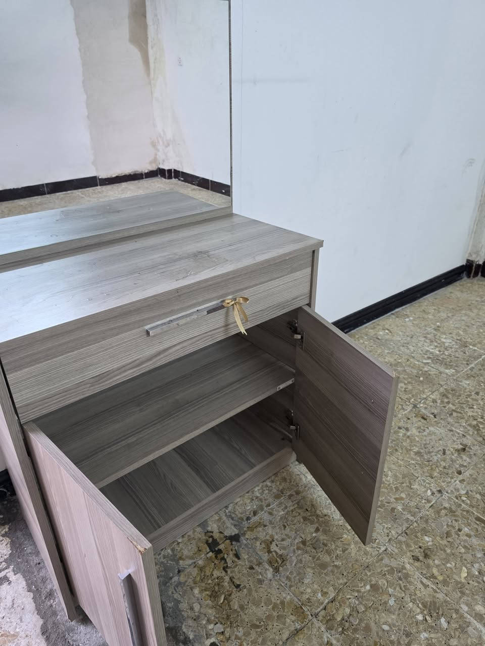 ميز مرايا مابي كل عيب 50يؤجد تؤصيل داخل كركؤك ***********
