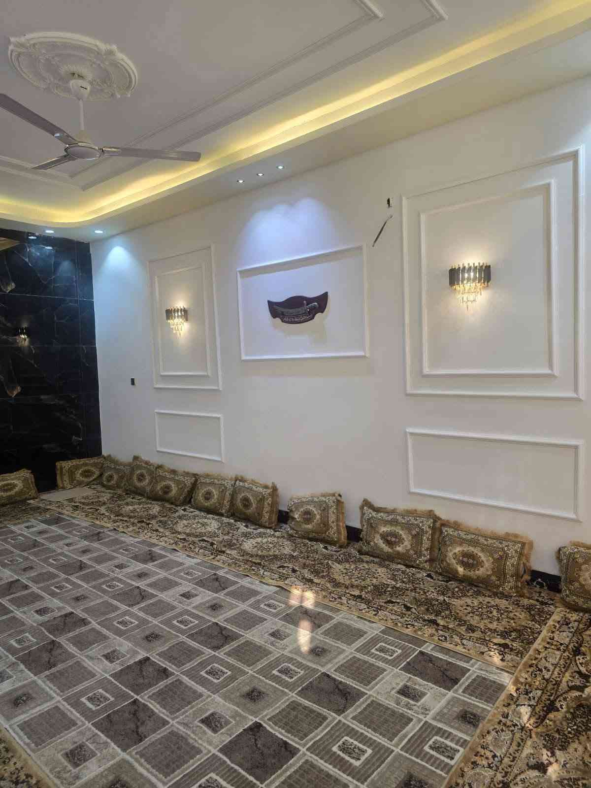 🏡دار للبيع🏡
المساحة: 150  متر طابقين

#بسعره مناسب 
 
✅ #طابو_زراعي_سند_25_أقرار_محكمه

#الموقع: النجف شارع الصب مقابل  قرية الغدير يبعد عن الشارع العام ١٠٠ متر فقط 

 

#مواصفات البناء:   غرفت نوم 4 / وصاله/  ومطبخ/ واستقبال /  صحيات داخليه وخارجيه 

بناء مرتب (أساس + سقف كونكريت + طابوك)
أرضية بورسلين أبو الـ 60

#الخدمات 
ماء كهرباء مدارس سوق  مولد تبليط بعرض 15 متر 

#للاستفسار والاتصال:
***********

