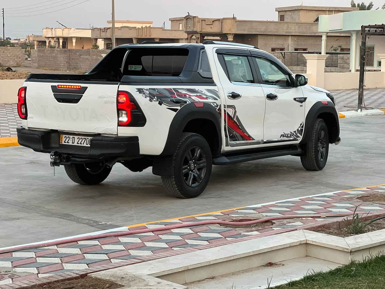 للبيع هايلوكس TRD ساز موديل 22
او مراوس بكامري او كورلا ٢٤/٢٥
رقم اربيل شرط التحويل
كفاله عامه من ضربه وصبغ وبارد وشخط
مقاعد امامي تبريد شحن واير ليس 
ثلاث انضمه قياده درايف مود
بصمه تشغيل وبصمه ابواب
تخم تاير برجستون جديد
كير محرك شرط ماشيه 94
 رقم وهزه جديد لسنة٢٠٢٧
مكان السياره تكريت /العلم 
استفسار / ***********/‭ ***********‬
