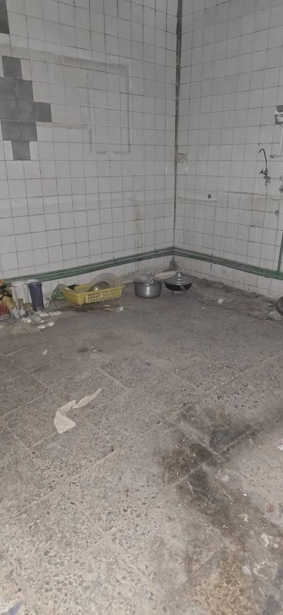 يوجد دار ايجار 
 حي الزهراء يرهم 
مخزن فقط 
وليس سكن
سعر ٤٥٠ وبي مجال مساحه ٢٠٠م طابقبن 
مقدمه شهرين 

*********** الخفاجي للوساطة العقارية
