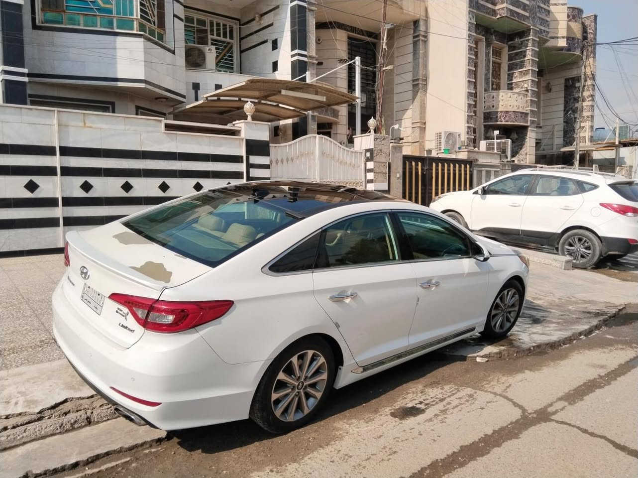 🚘 للبيع | هيونداي سوناتا Limited 2016

📍 الموقع: بغداد – حي الرئاسة / الأمين الثانية قرب جامع النقيب

⭐ فول مواصفات 1/1

🎨 لون أبيض – رقم بغداد باسمي
⚙️ محرك GDI
📊 الممشى: 74 ألف ميل
🔑 بصمة تشغيل + بصمة أبواب
💡 ترحيب إنارة عند الباب
↔️ إشارات بالمرايا
🌙 فتحة سقف / سلايد
🛋️ داخل جلد بيجي
📷 كامرة خلفية دوارة
🔥 كراسي تدفئة
🚪 فتح الصندوق الخلفي عند الاقتراب
🏁 3 أنظمة قيادة
📺 شاشة كبيرة
🚗 مثبت سرعة
🎛️ فول تحكم ستيرن
📱 بلوتوث + حاكية
💨 دبل كزوز
💡 لايت LED أمامي وخلفي
🔆 زينون عالي وناصي
🔦 لايت أمامي عدسة ملون
🛡️ ABS
🔌 شاحن USB
🛞 ويل كب حجم 17
🧼 محرك نظيف جداً
❄️ تبريد ثلج
🛞 تايرات نظيفة
🔧 حدادية نظيفة جداً
🇺🇸 حادثها من أمريكا فقط الجنطة

📸 صور السونار موجودة ضمن صور المنشور

💬 لمعرفة السعر علق (تم) ويتم الرد عليك تلقائياً

📞 رقم صاحب السيارة: ***********

📌 الصفحة مخصصة للنشر والترويج للسيارات، والبيعة بين الطرفين.

#هيونداي #سوناتا #سوناتا2016 #HyundaiSonata #سوناتا_للبيع #سيارات_بغداد #سيارات_العراق #سيارات_للبيع
