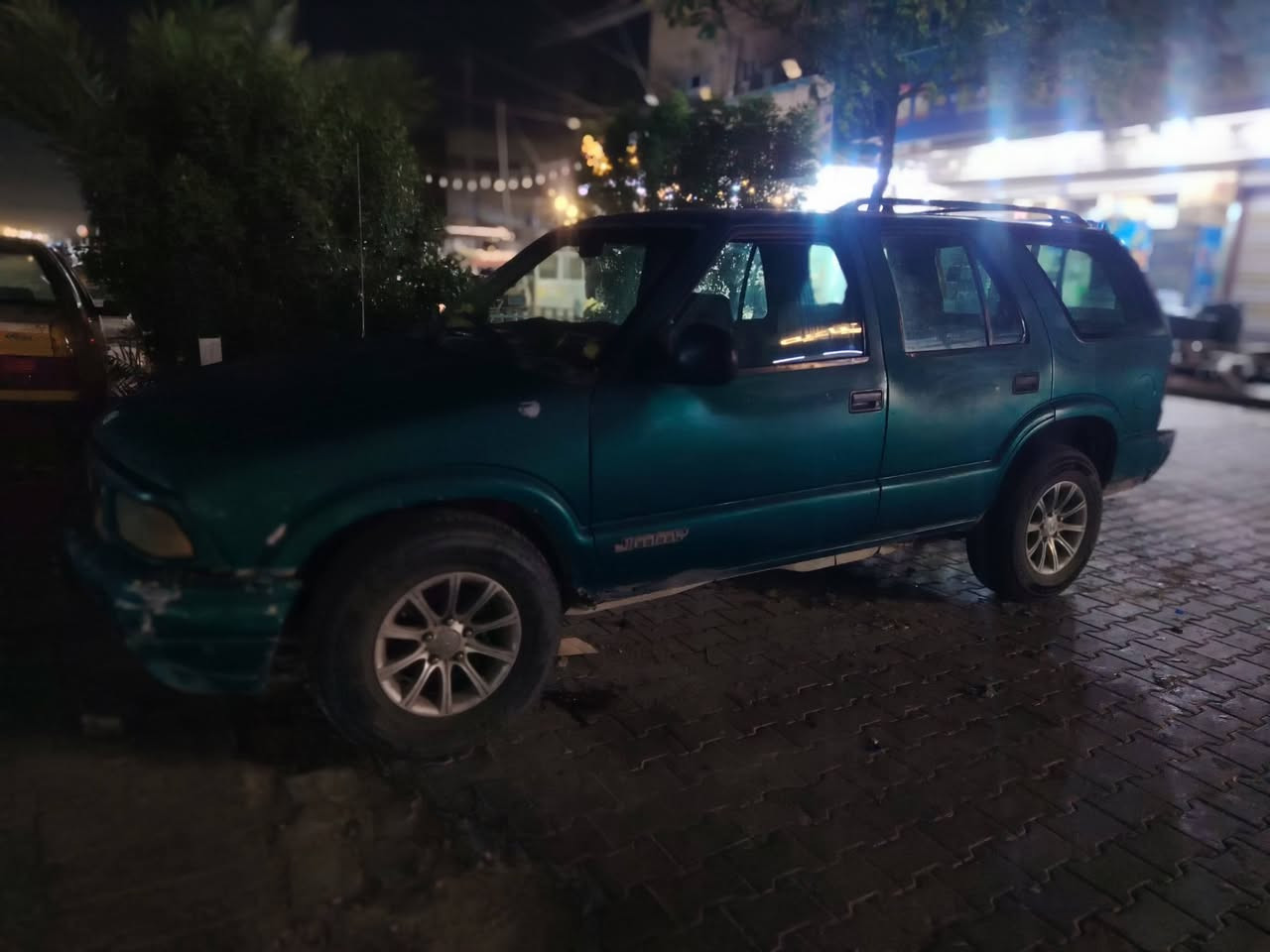 السلام عليكم
سيارة جمسي جيمي للبيع موديل 1996 كير ومكينه بلادي خير من الله شرط التحويل مكاني بغداد حي اور السعر 34
***********

