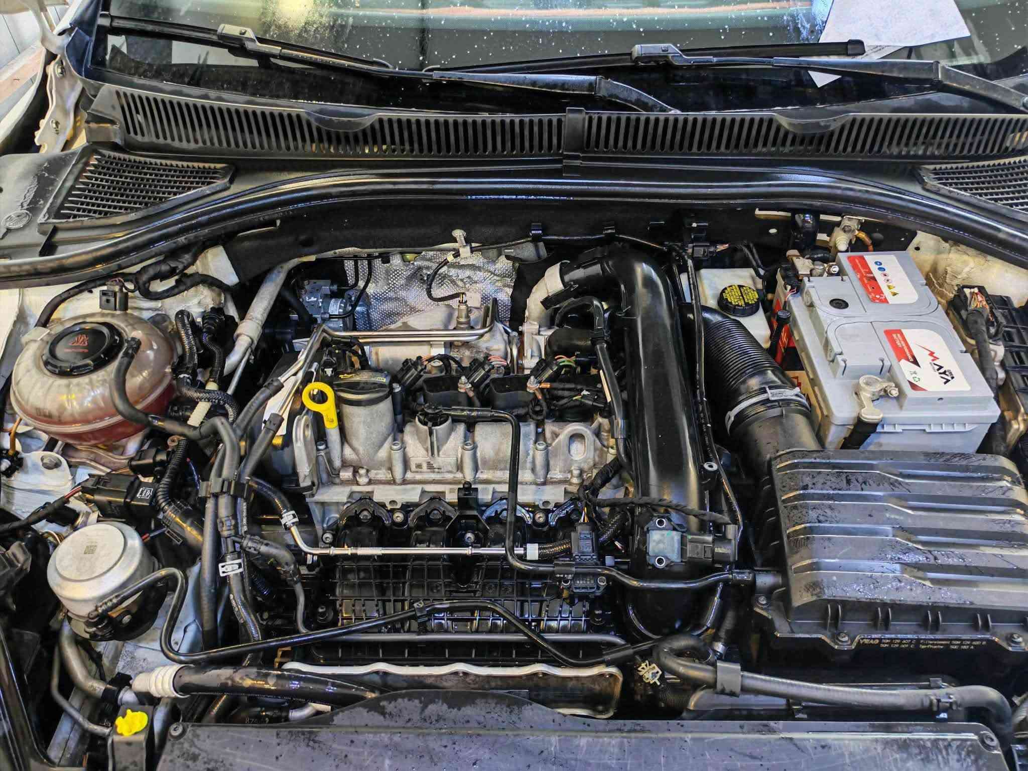 مركز شيرين لصيانة السيارات الألمانية 🇩🇪
.

❤️ زبائننا الكرام ❤️
.

🚘 Volkswagen Jetta 2019 – محرك 1.4 Turbo

🔧 تم تبديل قايش التايم كيس ألماني، سيت كامل يتضمن :

✅ القايش

✅ الرولة

✅ الضاغطة

🔹 يُعتبر تبديل قايش التايم من الصيانات المهمة للسيارات التي تجاوزت 150 ألف كم، وذلك للحفاظ على المحرك وتجنب انقطاع القايش وما قد يسببه من أضرار في الولفات والمحرك.

🌹🌹🌹

🚖 Volkswagen Bora 2022 – محرك 1.5

🔹 اشتكى الزبون من وجود دوانز وتقطيع في عمل المحرك.

🔧 بعد فحص السيارة وتشخيص العطل، تبيّن أن المشكلة من البلكات، وتم تبديلها باستخدام بلكات ألمانية مطابقة لمواصفات السيارة وبحسب رقم الشاصي.

📌 ملاحظة مهمة :
نحن في مركز شيرين لا نقوم بتبديل أي قطعة في السيارة إلا بعد التأكد من أنها مطابقة للسيارة بحسب رقم الشاصي (VIN).

نعمل بحرفية عالية لتقود سيارتكم بأمان ❤️

🌹🌹🌹

🎁 عروض وكالة شيرين

✅ تبديل هيدروليك الكير بدون أجور عمل.

✅ فحص كمبيوتر مجاني عند تبديل دهن المحرك في وكالتنا.

✅ فحص الصدر الأمامي او السيارة مجاناً عند تبديل دهن المحرك في وكالتنا.

🏆  كما تدخل تلقائياً في :

🔹 السحبة الشهرية للفلاتر المجانية.
🔹سحبة اجور عمل المجانية 

🌹🌹🌹

.

📍 موقعنا :

https://maps.google.com/?q=36.168079,44.011108

🏢 شركة شيرين (وكالة فولكس واگن & سكودا)

📍 أربيل - قرب نقليات بغداد (كراج بغداد)
📍 بالقرب من مرطبات 9×9

📞 ***********
📞 ***********

#Volkswagen #VolkswagenService #Jetta #Tiguan #Passat #Atlas #Skoda #Erbil

نص مكتوب في الصور:
- قايش تايم كيس الماني 🇩🇪