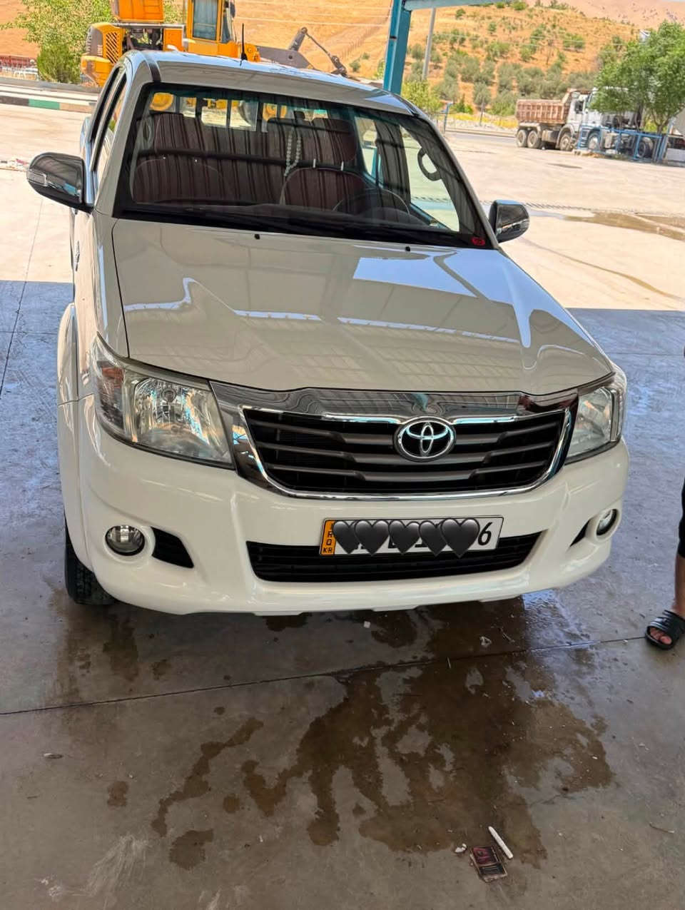 toyota hilux 2014📦
سەرەتا بەناوی خوای گەورە 
سەیارەکە بێ بۆیاخە مەکینە و گێڕ و ئەکسل بەشەرت نەکراوەتەوە .
بۆکسی شەریکەی لەگەڵە 
سپێری دا نەگیراوە . 
تەنها ٦٥٠٠٠هەزاری حەقیقی ڕۆشتوە 
بەکورتی سەیارەکە  لەسەر دەقی شەریکە ماوەتەوە 📦
سعر 257 وەرەقەو مەعامەلە 
*********** .
شوێن سلێمانی
