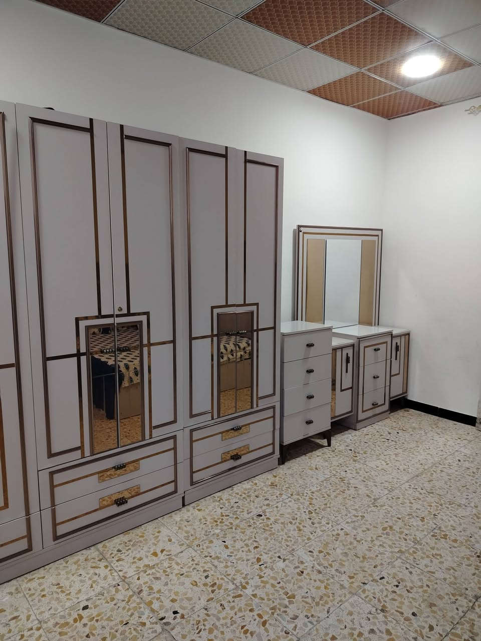 السلام عليكم
غرفه تركي جديده نضافه 90 ٪

.10 قطع تخبل #للبيع

سعر 950 الف

عنوان السماوه مركز

*********** 

#مستعجل
