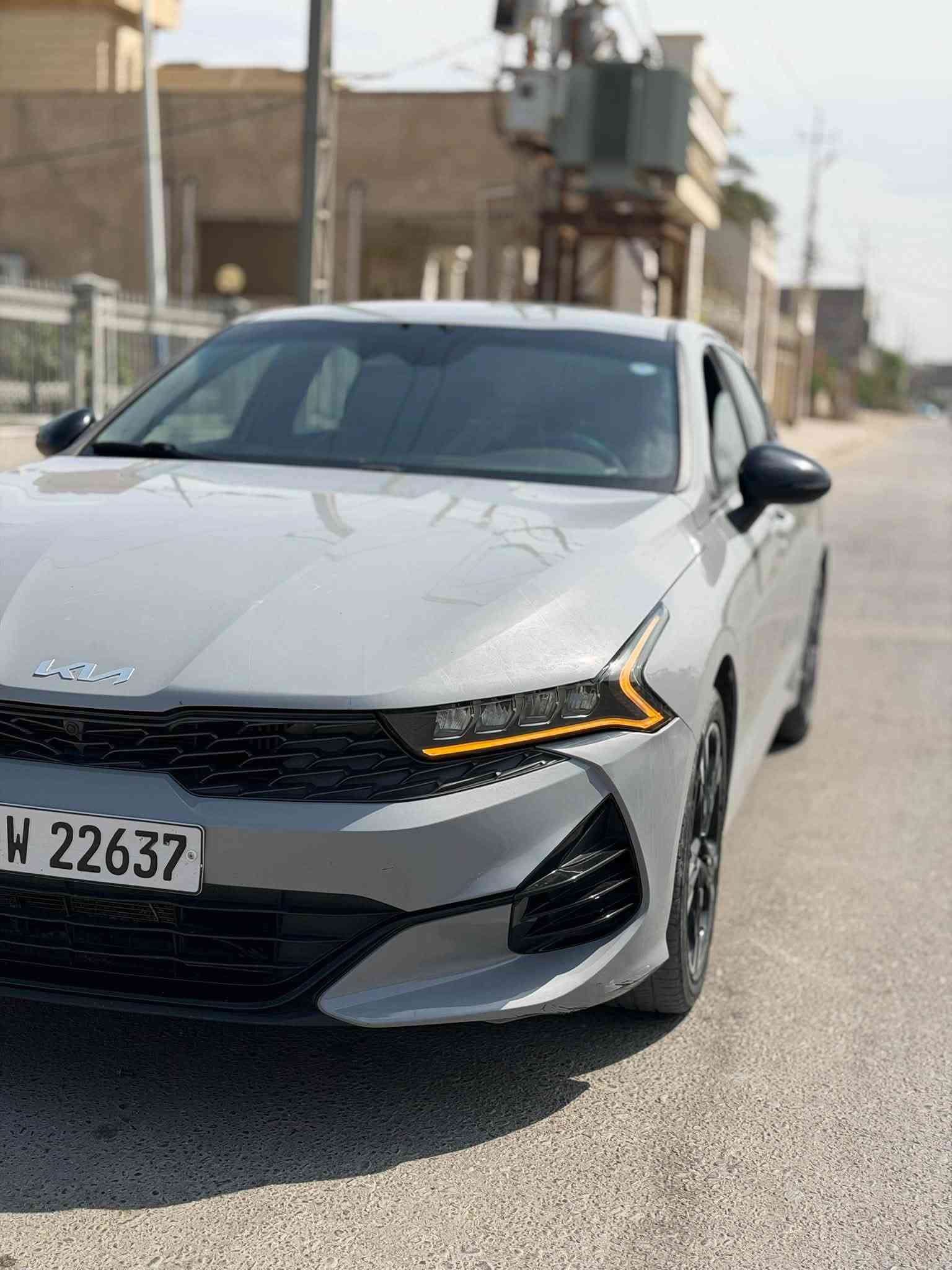 كيا K5 GT Line للبيع أو المراوس
الموديل: 2024
 الحادث: سرقة (جاملغ وبنيد)، وارد أمريكي كلير صفحة بدون معجون.
 الشهادة والهيكل: شواصي سليم، لغود كفالة، كير ومكينة تحت الكفالة، والكهربائيات تعمل بكفاءة تامّة.
المواصفات:
 شاشة كبيرة مع كاميرا خلفية.
 نظام اتصال Apple CarPlay و Android Auto.
 شحن هاتف لاسلكي (Wireless Charger).
 دداخل جلد أنيق.
 حساسات للكراج.
 بصمات أبواب وتشغيل عن بعد.
 بالإضافة إلى العديد من المواصفات الأخرى.
 السعر: 14,500 ($145 ورقة) وبيها مجال بسيط للشرايين.
 المكان: بابل.
 للاستفسار والحجز: الاتصال على الرقم (***********).
