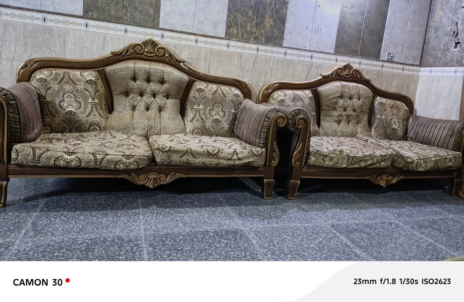 تخم زان • ١٠ مقاعد • نظيف