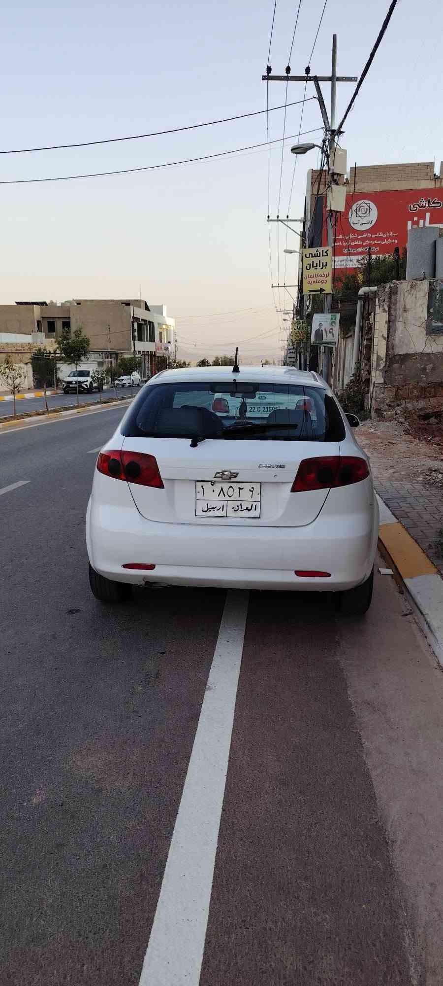 🚗 شفرۆلێت ئۆپترا صالۆن جانتا 2006 بۆ فرۆشتنوان
🔹 مودێل: 2006
🔹 ڕەنگ: سپی   بۆیاغ  بۆجوانی 
🔹 گێڕ: ئۆتۆماتیک 
🔹 مەکینە: 1.6کر
🔹 چوار جام: کارەباییاوە
 🔹 تایەرەکان: نوێ
🔹 تەبرید: سارد و گەرم، بە شێوەی باش کار دبۆجەکات
🔹 کیلۆمەتر: 300,000 کیلۆمەتر، حەقیقییکراوەتەوە
🔹 هەموو شتەکانی ئۆپترا لەگەڵیدایە
🔹 سەنەوی: بەسەرچووە
🔹 تحویل و غرامە: دەکرێت
🔹 وەرەقە و معاملە: بەردەستە
💰 نر53  گەڵا
📍 شوێن: کۆیە
📞 ژمارەی پەیوەندی: ***********
سەیارەیەکی کەم مەسروف و گونجاو بۆ هاتوچۆی ڕۆژانە، بۆ زانیاری زیاتر پەیوەندی بکەن. كويسينجاك, أربيل

