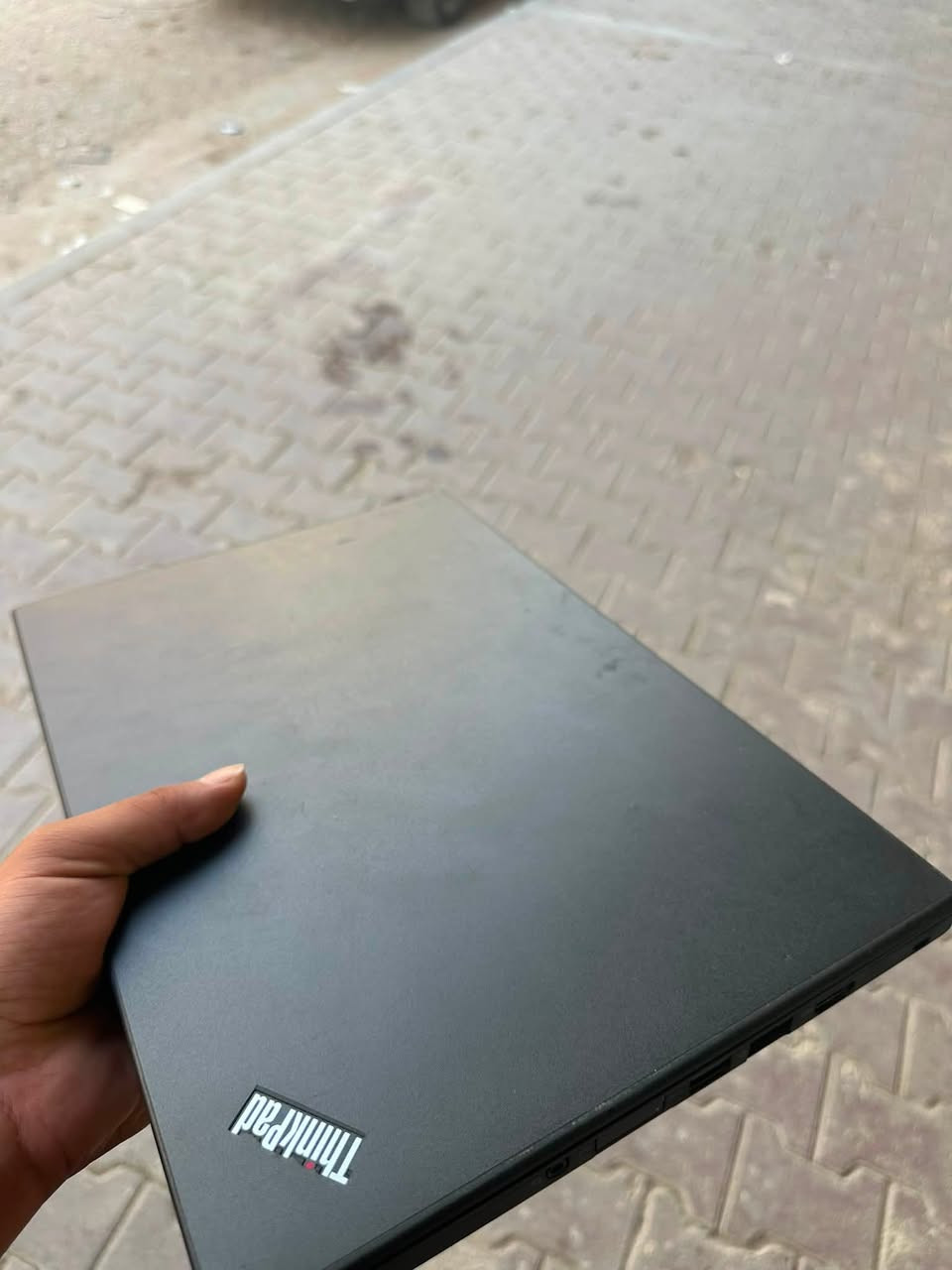 السلام عليكم

ThinkPad
Cor i 5 -G6
نضافه ممتازه استخدام شخصي 
450
***********
مكان ديوانيه
