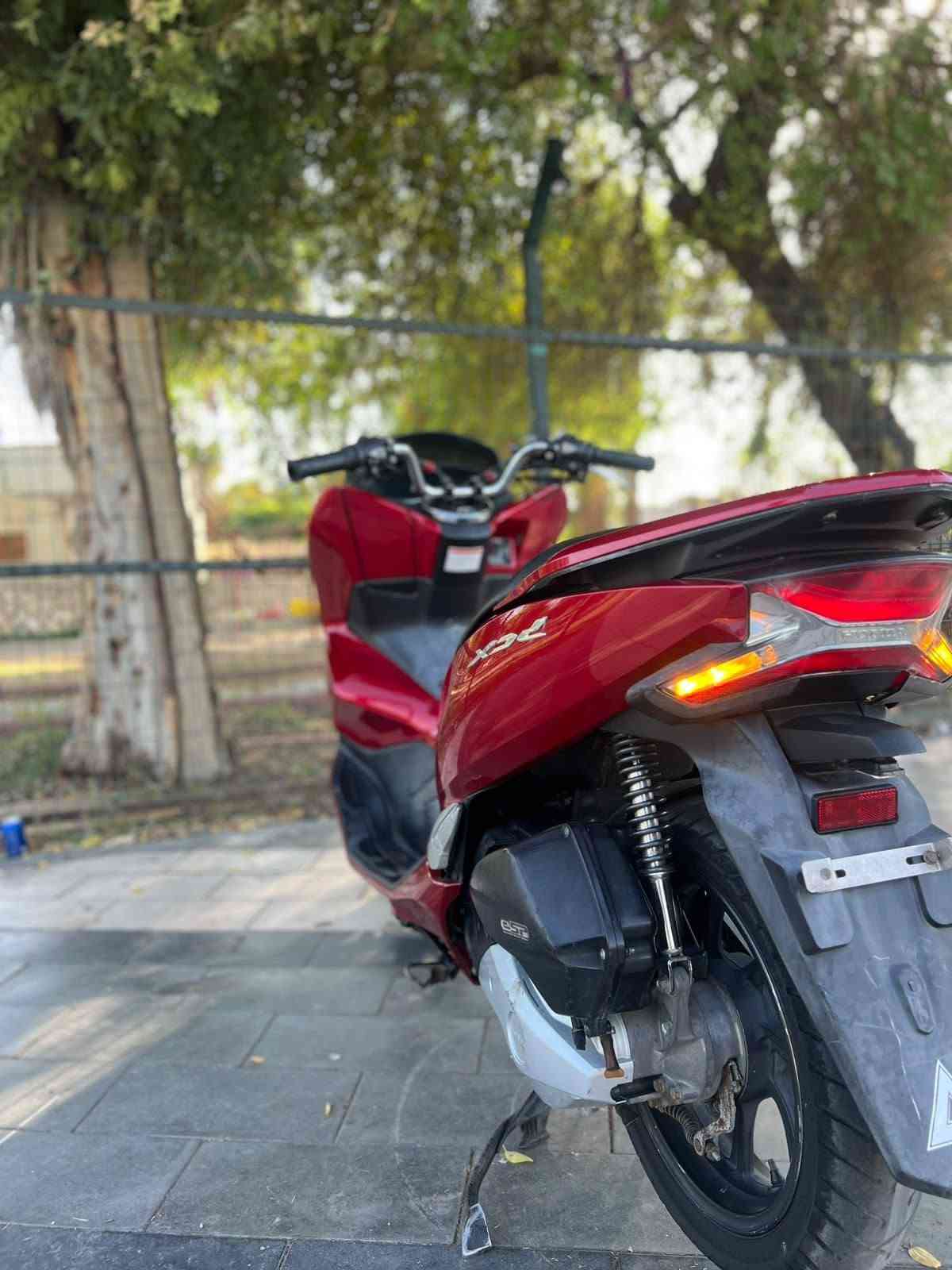 بي سي اكس جيل الثالث ،،،jf
_كفاله_عامه 
#محرك (150) حرف( A )
 دراجة جديده  اصلي 
كفرات شرط بلاديه  شلعه معدل خير من الله 
#حساسات.  شغاله 
#دراجه كامله اي نقص مابيه  أستان كهربائي #الدراجه مكينه لوك    احلا من #الصور مال جناي المكان بغداد الكرخ  

 #رمبه  اي نقص مابيه السعر(مليون و900 )
#وبيه مجال الاتصل الهاتف ***********
