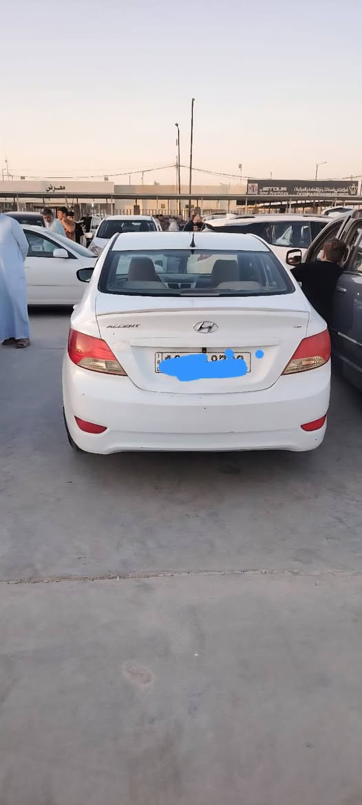 سلام عليكم سياره اكسنت موديل 2014 خليجي فول مواصفات رقم بابل انكليزي السعر 100 وبيه مجال  الشراي يتصل ***********
