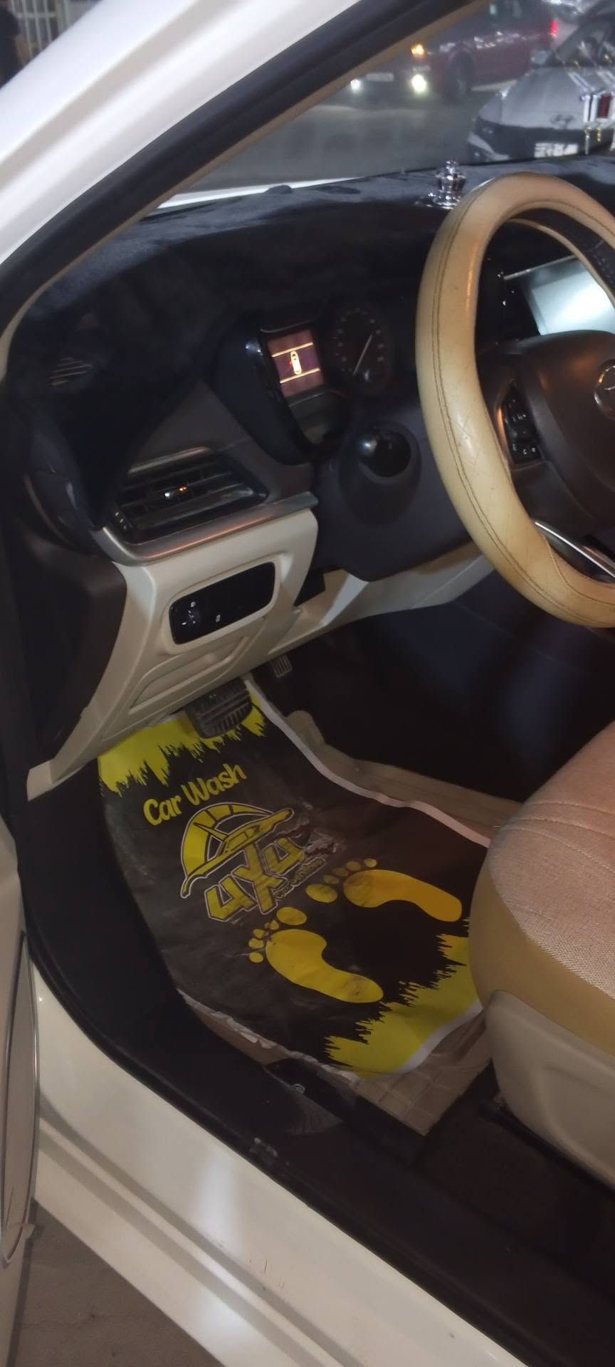 للبيع جاك صيني موديل 24 مكفوله كفاله عامة 
ماشيه قليل مكان سياره نجف سعر 110 وبيها مجال 
رقم الهاتف:***********
