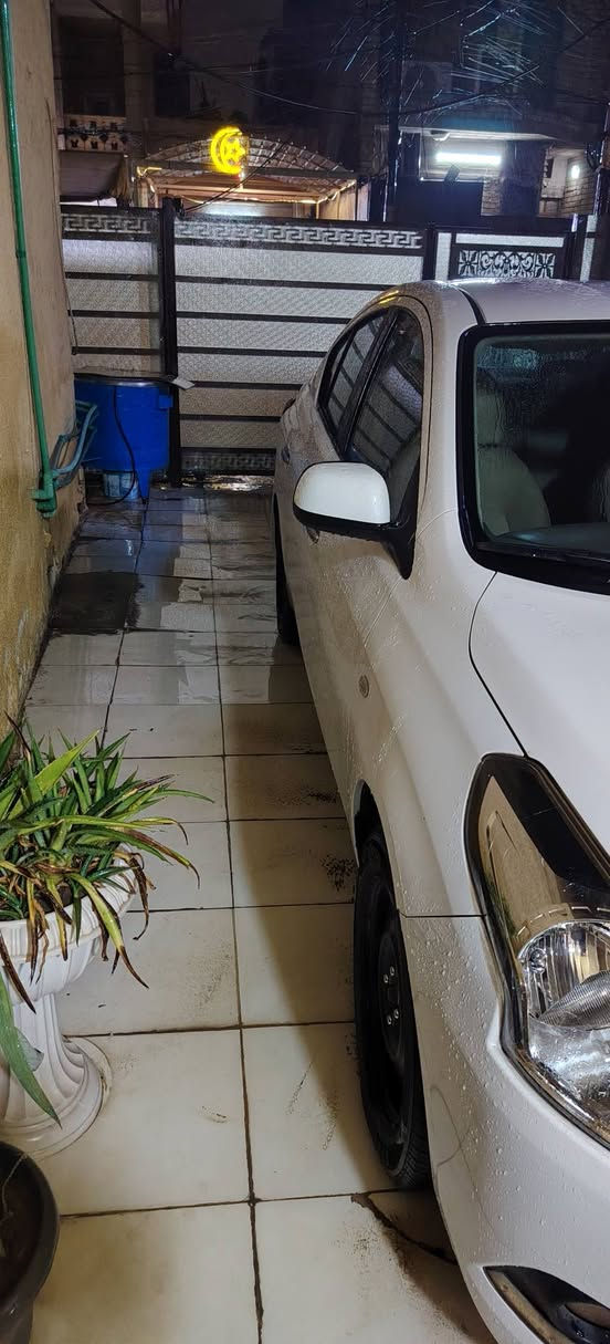 سلام عليكم نيسان هندي موديل ٢٠٢٣ بيهه بارد بلجاملغ منزل صورته قليل وحافه جنطه مكحله ع كد خمس اصابع ماشيه ١١٧ باسمي سنويه جديده السعر ١٠٥ وبيهه مجال عنوان بغداد استفسار ***********
