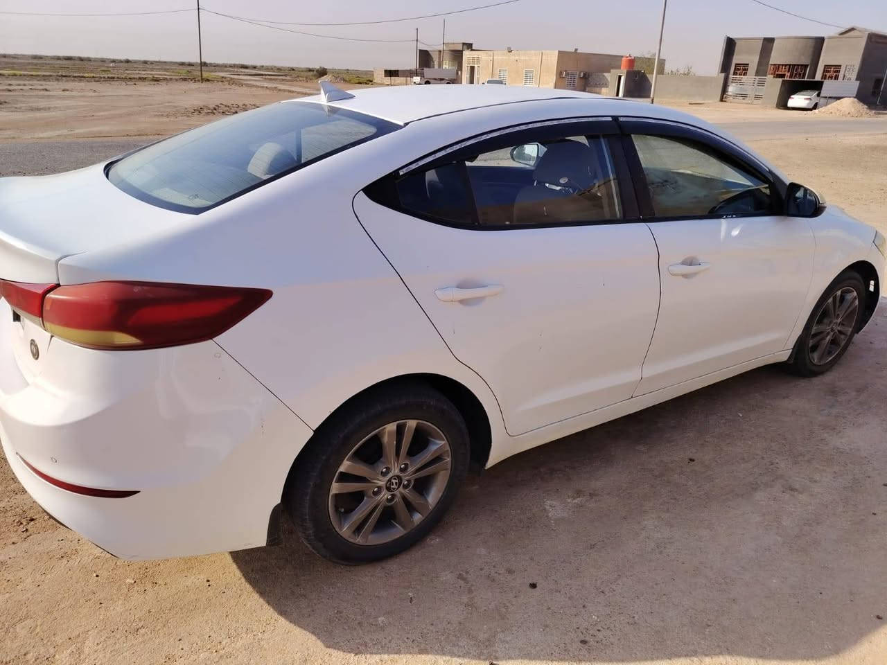 إلنترا خليجي مديل ١٦ باسمي متجيه على جهه اليمين شرط لا كص ولا تبديل  السعر ٩٠ مكاني السماوة ***********
