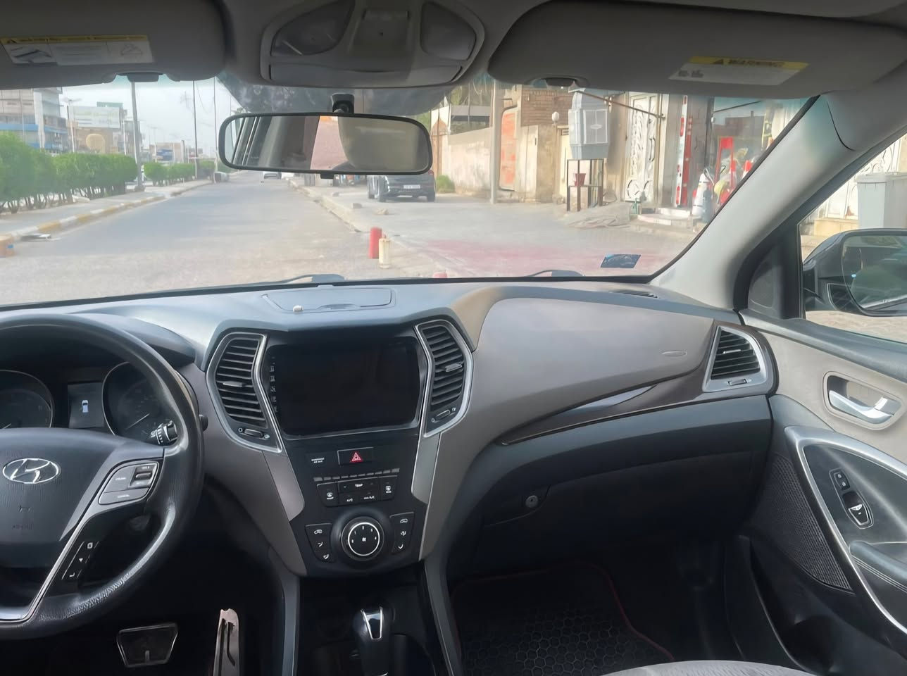 السلام عليكم 
سنتافيا 2018
وارد امريكي حادثه باب وجاملغ بدون دواخل 
رقم مثنى تحويل مباشر 
سيارة جديد مكينه گير حداديه تبريد. 
السعر 105 وبيه مجال 
تفاصيل أكثر الاتصلل 
***********
