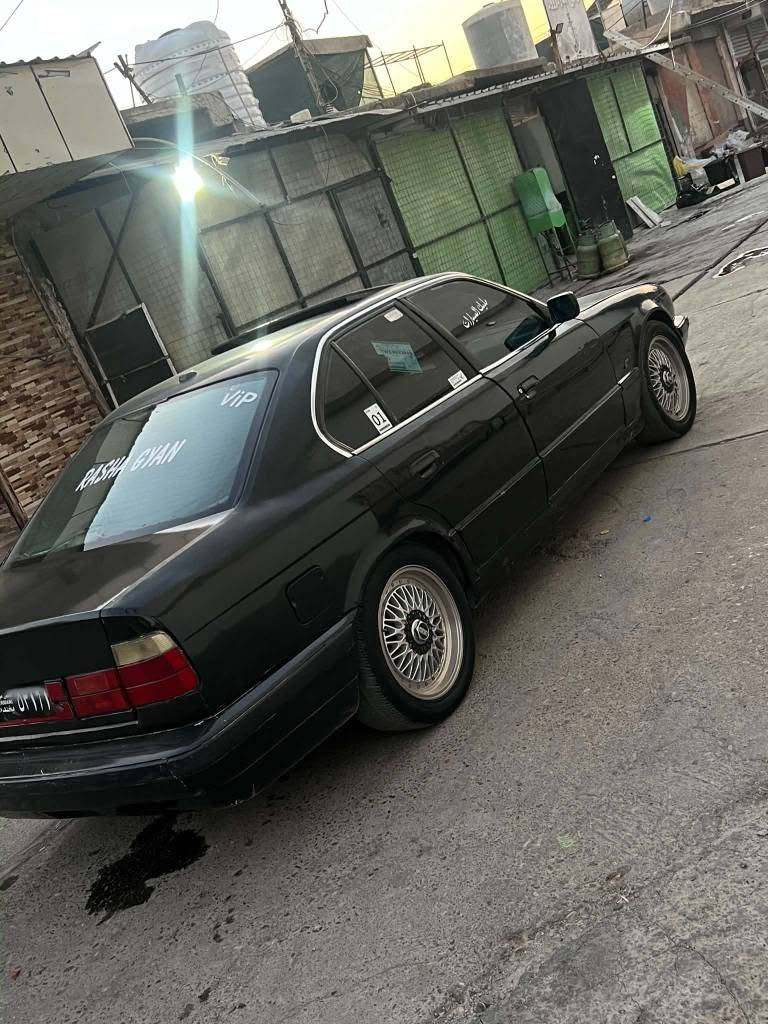 بە ناوی خودا bmw مۆدیل 1994
ئاڕم بلاستیک هه ولیر  ئاڕمو ئە وەلیات بە شەرت 
525
گیر عادی سڵایت 
جام کارە با
گیرو مە کینە بەشرتی 100فیتەر کەمیکی مەسرەفی وردەی تیایە سە یارە کە زۆر جایزە پارەی ما تۆڕیکە قفڵی قفڵی 20گڵا 
***********
واتس ئەپ فایبەر 
گۆڕینەوە ش ئەکەم بە شتیک بە دڵم بیتم السليمانية, العراق
