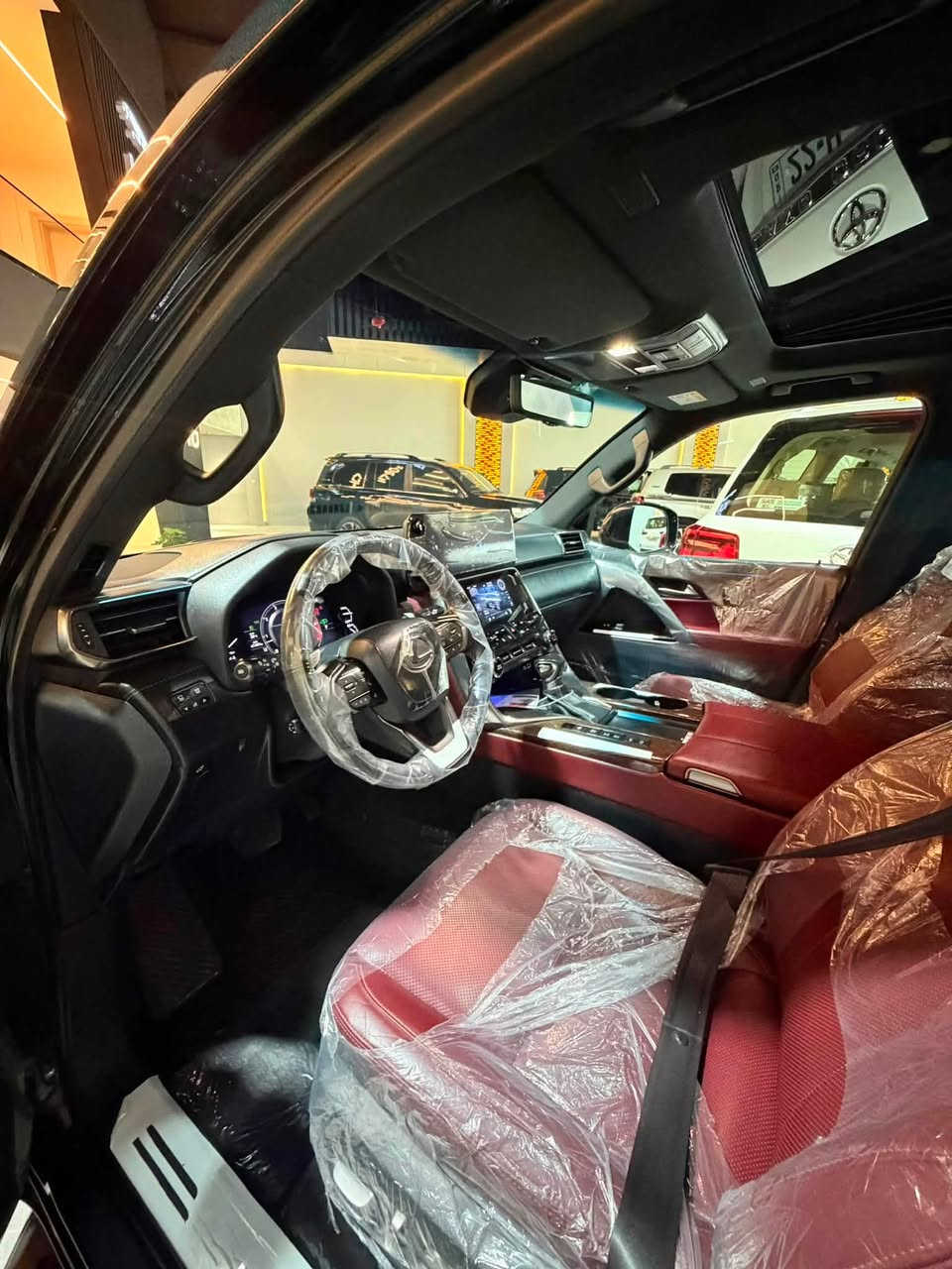 لكزس LX600 • ٢٠٢٣ • ٤٥ ألف كم