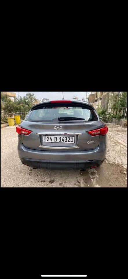 Infiniti QX70  2017

المواصفات فول 1/1 :👇

- محرك ٦ سلندر3700 
-4 كامرات 360درجه
- بصمة تشغيل مع بصمة ابواب 
- فتحة سقف سلايد روف
- صندوق شفط كهرباء 
- شفتات ستيرن تبترونك
- داخل لون اسود+ لون فيراني
- كشنات جلد / تبريد و تدفئه
- كراسي كهرباء / خزن ميموري
- ستيرن كهرباء
- دمام خلفي مع سستم صوت BOSE  سماعات9
- تبريد منفصل قطعتين 
- اشارة ترحيب / مري قلاب و شفط
- حساسات خلفية
- دبل اكزوز
- زينون عالي / ناصي / بلوجكترات
- ويل حجم 18 اصلي+تخم تاير
او السياره كلش نضيفه او نصبتها حلوه تاخذها متصرف علياها دينار يعني كبل تشغل او تطلع
ـ رقم دهوك تحويل 

الحادث/  سونار مرفق بل صور

السعر./110ورقه وبيها مجال تره ابلاششش مقارنه لين هيه QX70.ومديل2017

راسني عل خاص او عل رقم وتدلل
 
العنوان: الكوت

للستفسار: ***********
