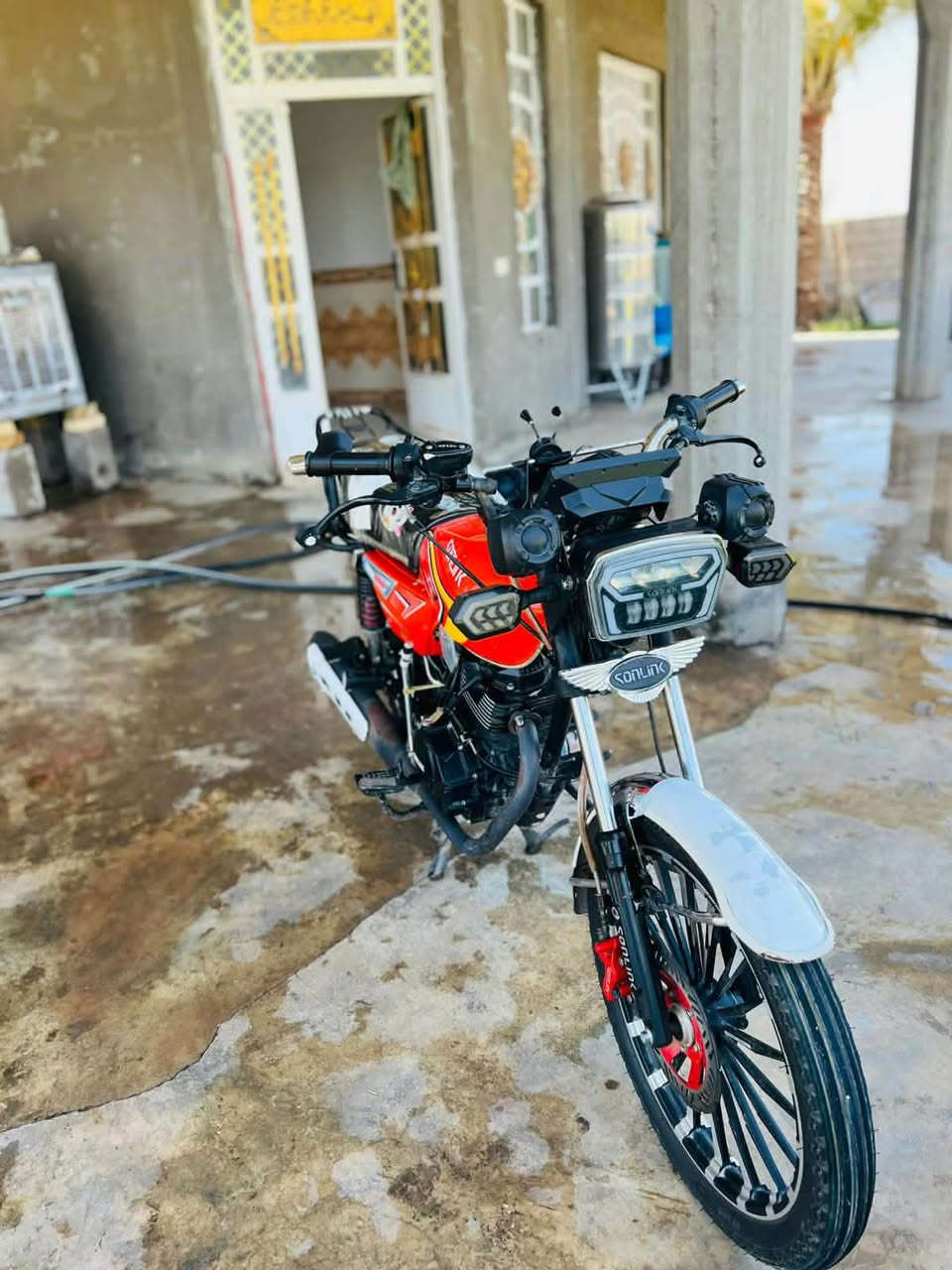 سونك باب الاول كفالة عامة اي نقص مابيه اي نقص مابيه 👉🏻👉🏻 مميز اللون البرتقالي 🧡 محرك 200cc شاشة شغالة كلشي شغال السعر 800وبيه مجال  المكان بعقوبة 
ويرهم مراوس تايكر 2025 حسب القناعة 
***********
