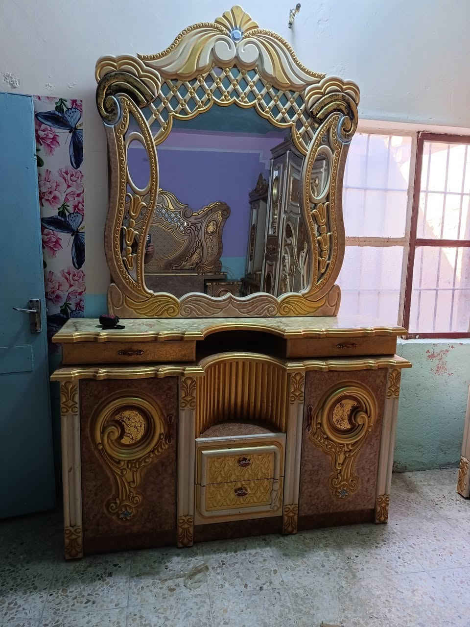 ةغرفه نوم تزكام درجه اولى استخدام قليل لغرفه جديده وزلغ مابيها مكانها الناصريه مركز. ***********
