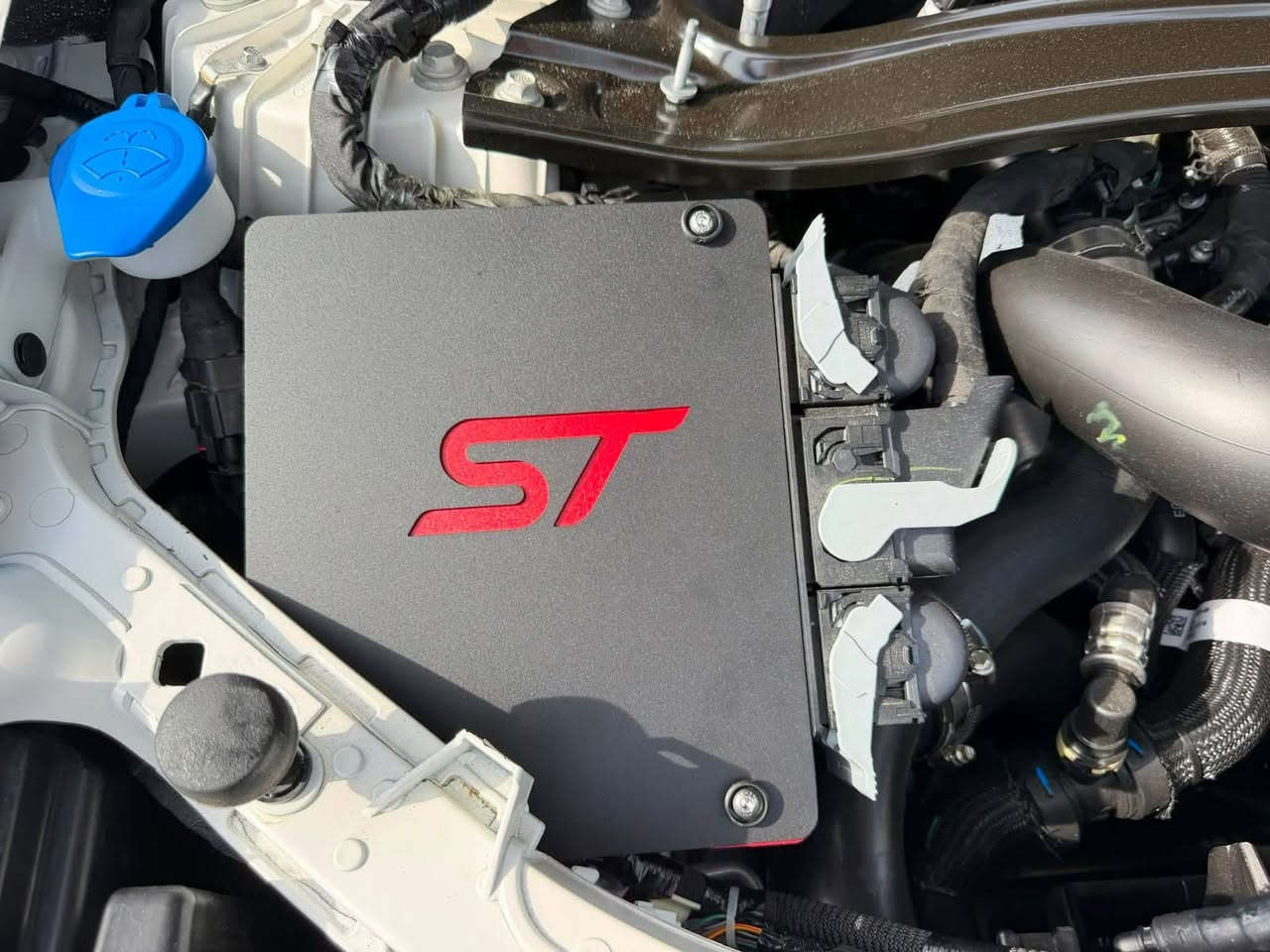 🔥 ارتقِ بأداء وشكل سيارتك Ford Explorer ST 2024 إلى المستوى التالي! 🔥
تجهيزات واكسسوارات حصرية مصممة خصيصاً لأصحاب الذوق العالي والتفاصيل الدقيقة من NANO TECH:
🛡️ غطاء حماية العقل (ECU Cover):
حماية فائقة ومتكاملة للإلكترونيات والعقل.
تصميم ST الأيقوني لإعطاء مظهر رياضي تحت الكبوت.
متانة عالية وتصميم مخصص للسيارة.
✨ شارة الأداء العالي (450HP ST Badge):
تصميم كربوني فاخر يعكس قوة الـ 450 حصان.
لمسة جمالية تبرز هوية السيارة الرياضية.
📲 للطلب والاستفسار:
واتساب: Eng.911@
هاتف: ***********
NANO TECH - شغف التكنولوجيا والتميز لسيارتك.
الهاشتاقات: #FordExplorerST #FordExplorer2024 #NanoTech #FordST #اكسسوارات_سيارات #تعديل_سيارات #فورد_اكسبلورر #العراق
