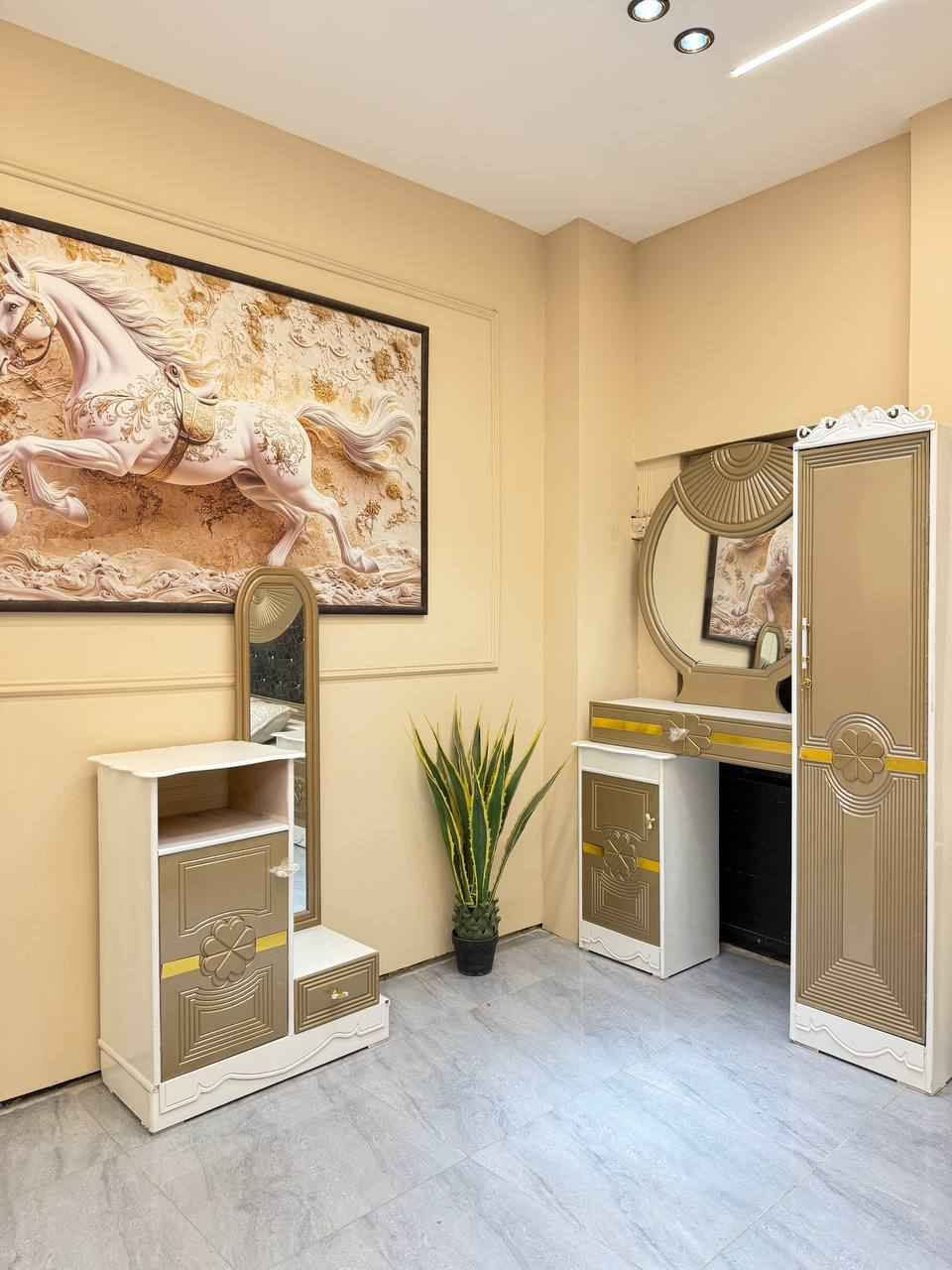 💎 شركة الوسيم 💎 ♦️ موديل 1 ♦️

✨ غرفة نوم عراقية اقتصادية بتصميم أنيق وسعر مناسب ✨

إذا تبحثون عن غرفة مرتبة، شكلها جميل وسعرها مناسب للميزانية، فهذا الموديل خيار يستحق المشاهدة 🤍

🎁 الشازلون  هدية ويه الغرفة 🎁

🔴 السعر: 975 ألف فقط 🔴

🛏️ مواصفات السرير:
• سرير بلوك بـ 6 أرجل
• طول السرير: 200 سم
• عرض السرير: 160 سم
• الظهر براغي

🇮🇶 غرف نجارة عراقية 🇮🇶

📌 موديل اقتصادي بسعر مدروس، مناسب لمن يريد غرفة أنيقة بدون تكاليف عالية.

📲 للحجز والاستفسار: واتساب ***********

✨ شركة الوسيم — اختيارات جميلة بأسعار مناسبة ✨ بغداد, العراق
