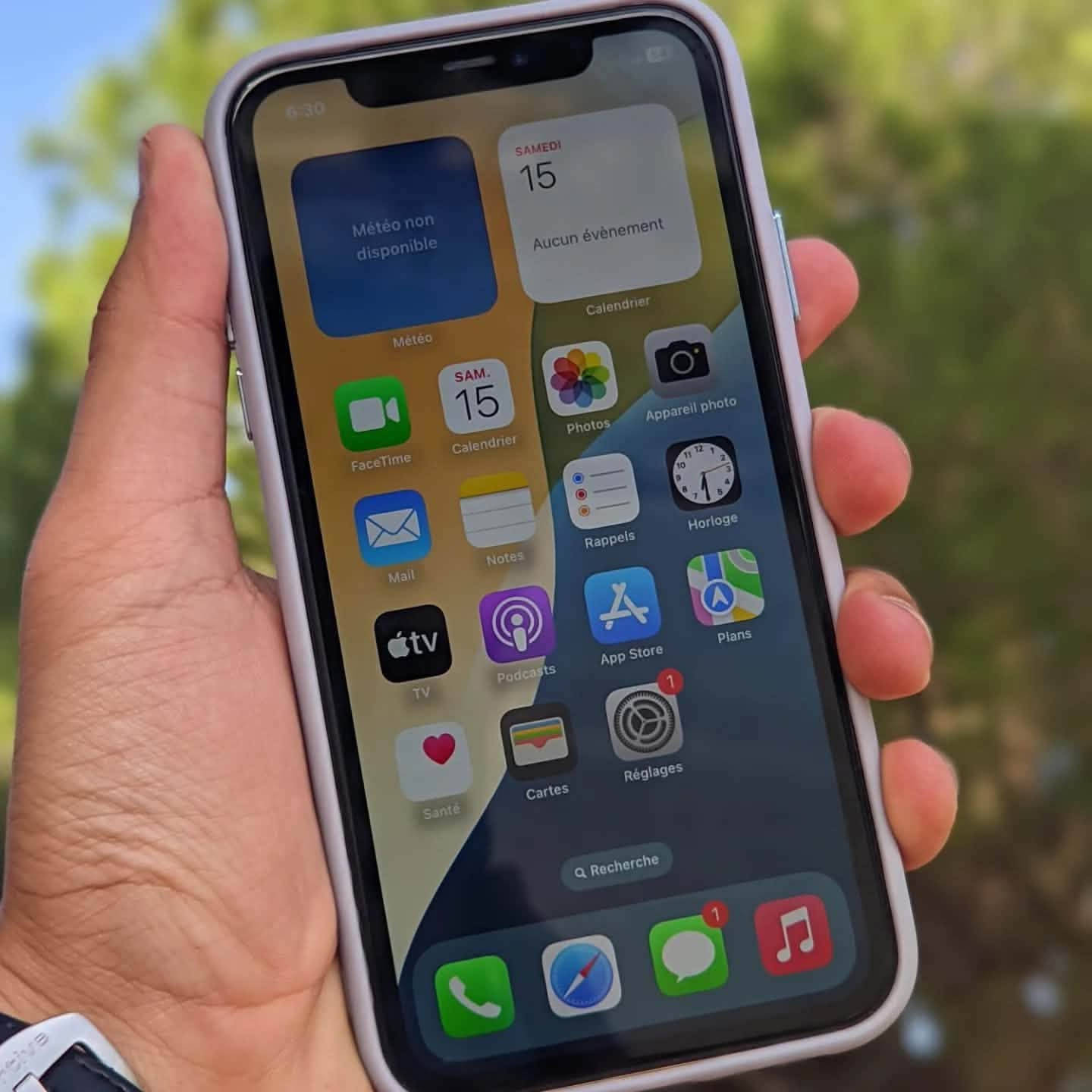 🔸 ايفون 11 عادي
🔸 ذاكرة 128GB
🔸 نضافه %90
🔸 مبدل بطارية فقط
🔸 لون أصفر مميز 💛
🔸 تك سيم

💵 250 — وبي مجال

📲 واتساب: ***********
@highlight

نص مكتوب في الصور:
- 12:19 99 About Name iPhone > iOS Version 26.6.2 > Model Name iPhone 11 Model Number MWM42J/A Serial Number DNPZ93D9N73H Coverage Expired > Parts & Service History > Songs 0 Videos 8 Photos 64 Applications 18 Capacity 128 GB
- 12:19 99 Parts & Service Parts and Service History is collected by Apple and shows information, status and repair details for this iPhone. Learn more... SERVICE HISTORY Battery Unknown