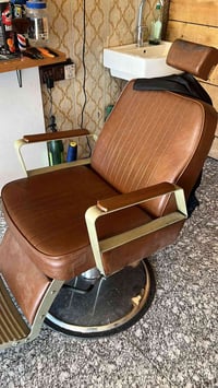 كراسي عدد ٢جوزي واحد اسود للبيع استفسار خاص رقم07747779941