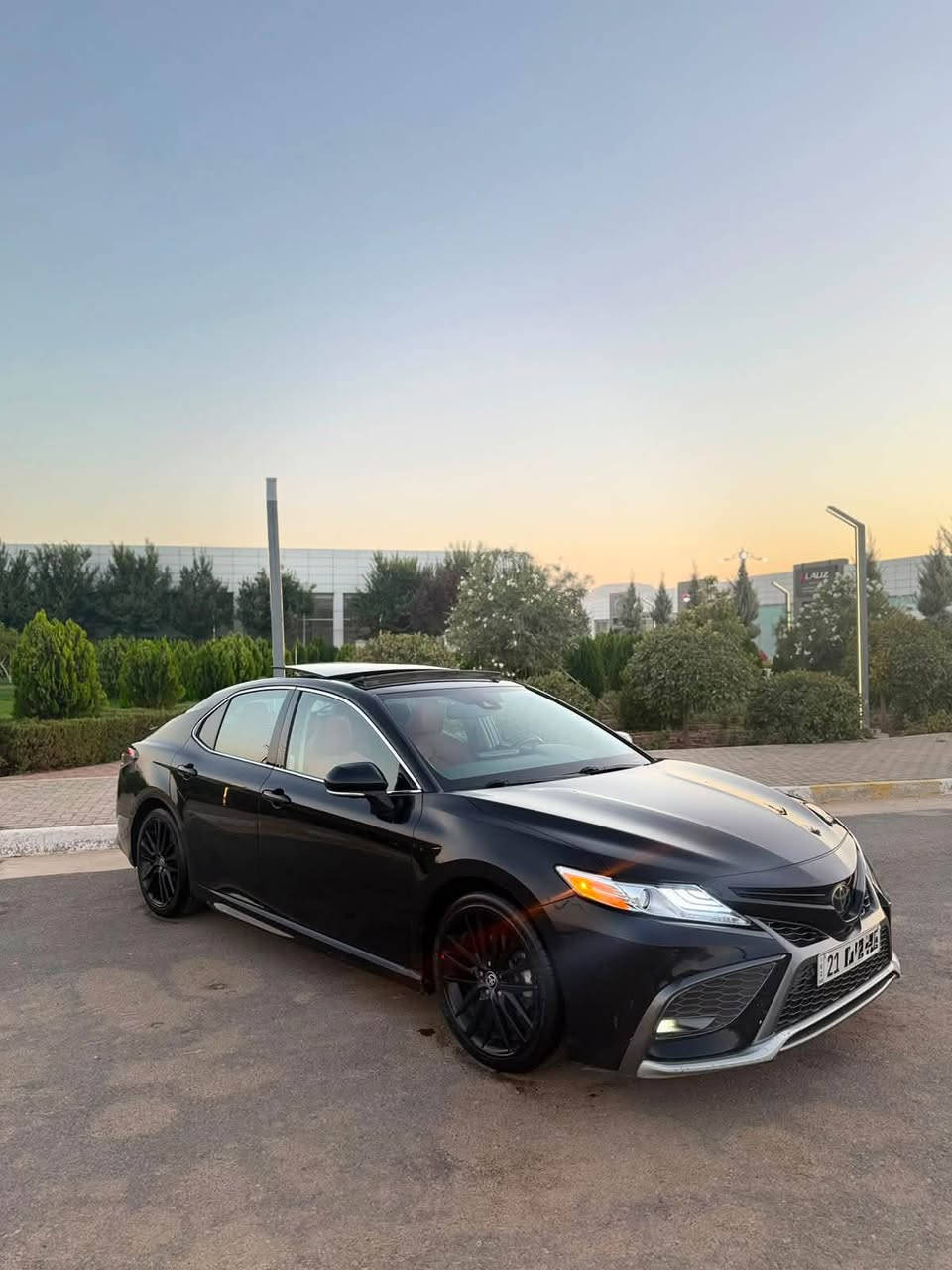 TOYOTA CAMRY XSE V6
سەیارەکە بی بۆیاخ بێ سارد بێ کرانەوە 
مواسەفاتی فول فولە 
•شەش بستۆنە 
•پانۆراما
•بەسمە 
•داتاشۆ 
•شاشە گەورەو شاشە  و سەماعە JBL 
•سێ مۆدی لێخورین (eco , normal, sport)
•تراکشن کۆنترۆڵ
•برێک کارەبای ، HOLD
•کوشن سارد و گەرم 
•کوشنی سەکن و سایەق کارەبای 
•سوکان هیتەر 
•حاسە و رادار پێش و دواوە ، پێنج کامێرە و 360  دەرەجە 
•وایەر لیس چارچ 
•ناو گێچ دیجیتاڵ 
.سوکان ڤۆلیۆم
•لایت لید و عەدەسە و زینۆن ، بلاجکتۆر 
•بەگ لایت لید 
•تەبریت مەرکەزی 
•ناو سوور بیلادی 
•تحدید سورعە 
•گێر ئۆتۆماتیک و عادی 
•ئاوێنە رادار 

* گێر و مەکینەی نەکراوەتەوە بێ عەیبە بە شەرت 

* سەیارەکە هیچ مەسرەفێکی نیە چوار تایەی تازەی لەسەرە
هیچ تەقەو رەقەی نیە ، رۆن و فلتەر هەموی تازە گۆراوە 

* سەنەوی رەقەم هەزەی تازەیە 

* سعر :٢٣٦ گەلاو مەجال 

ژ.م: ***********

ناونیشان: سلیمانیً
