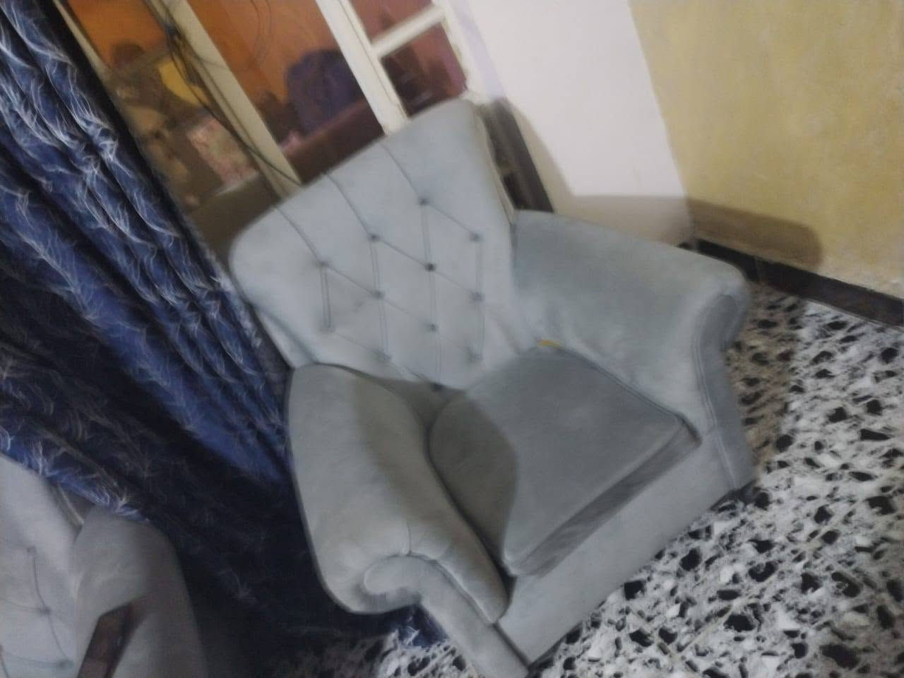 السلام عليكم
تخم عشر مقاعد ⬅️ 250

ثلاجه ⬅️  200

كاونتر 3 قطع ⬅️ 150

طباخ 5 عيون ⬅️ 200

بغداد /  الحسينية 

*********** واتساب فقط
