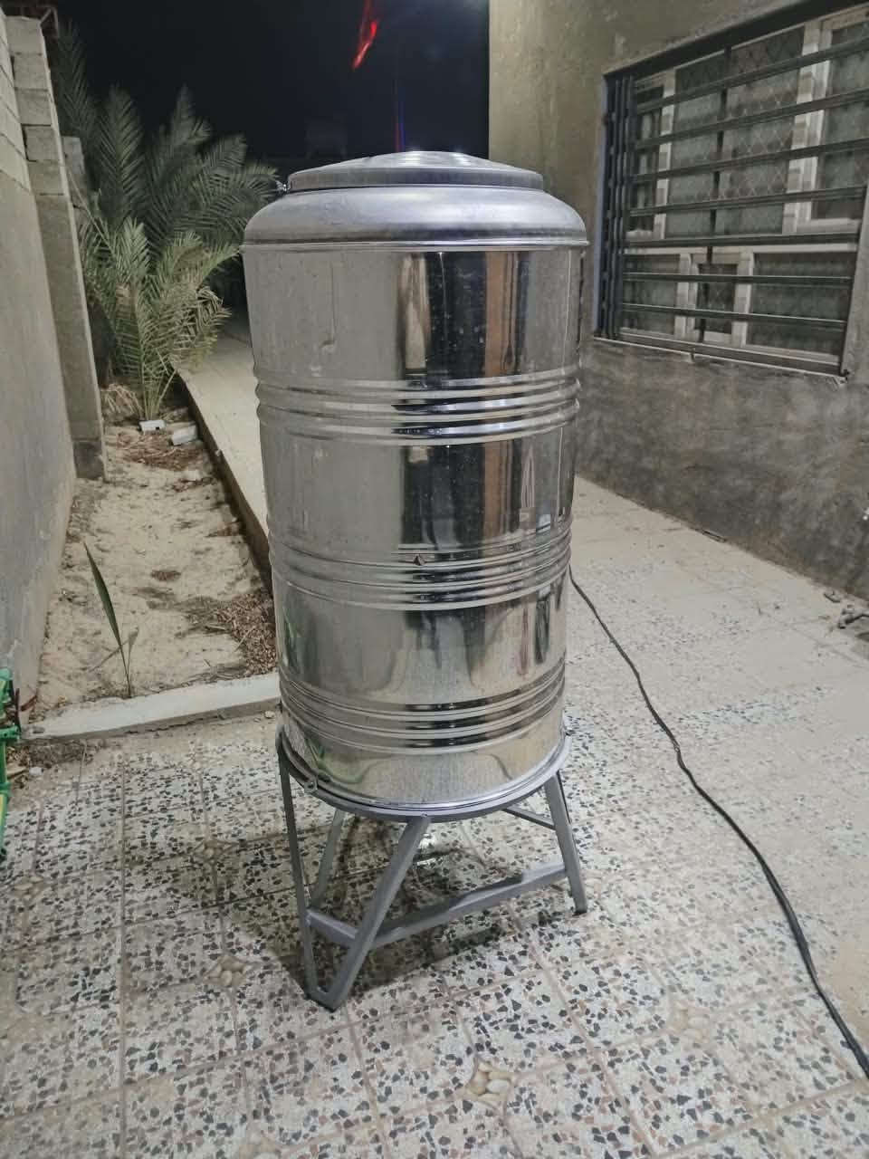 السلام عليكم تعلن محطة مياه الفرات / توفر حاليا تانكي سل استيل غذائي بكميات كبيره خدمة الا اهلي وناسي الطيبين حي دجله وكراره الطابو والنسيم والبوعيثه استلام التانكي مجانآ اشتراك الشهري 10 الف محطة مياه الفرات دوما لكم واليكم لطلب الاشتراك الاتصال على الرقم *********** ابو كرار

نص مكتوب في الصور:
- محطة مياه الفرات لانتاج ماء RO وفقاً لأرقى المعايير والشروط البيئية والصحية باستخدام معدن (Stainless Steel) غذائي في التخزين والنقل والتعبئة Loloaat babel RO Station For Water Filtration 1- سعة خزان المشترك 300 لتر 2- كلفة التعبئة 10000 دينار فقط. 3- الاتصال قبل يوم لطلب التعبئة. 4- اقصى مدة للتعبئة 30 يوم. 5- يتعهد المشترك بالحفاظ على الخزان من الكسر والضرر الخارجي و عدم التعبئة من غير محطة مياه الفرات ملاحظة : يحق للمحطة إنهاء الاشتراك و سحب الخزان في حال عدم الالتزام بالشروط والتعبئة لأقل ثلاثون يوماً *********** *********** *********** *********** رقم الادارة والشكاوي *********** 001 رقم الخزان
- محطة مياه الفرات لانتاج ماء RO وفقاً لأرقى المعايير والشروط البيئية والصحية باستخدام معدن (Stainless Steel) غذائي في التخزين والنقل والتعبئة Loloaat babel RO Station For Water Filtration 1- سعة خزان المشترك 300 لتر 2- كلفة التعبئة 10000 دينار فقط. 3- الإتصال قبل يوم لطلب التعبئة . 4- اقصى مدة للتعبئة 30 يوم. 5- يتعهد المشترك بالحفاظ على الخزان من الكسر والضرر الخارجي و عدم التعبئة من غير محطة مياه الفرات ملاحظة: يحق للمحطة إنهاء الاشتراك وسحب الخزان في حال عدم الالتزام بالشروط والتعبئة لأقل ثلاثون يوماً *********** *********** *********** *********** رقم الادارة والشكاوي *********** 001 رقم الخزان