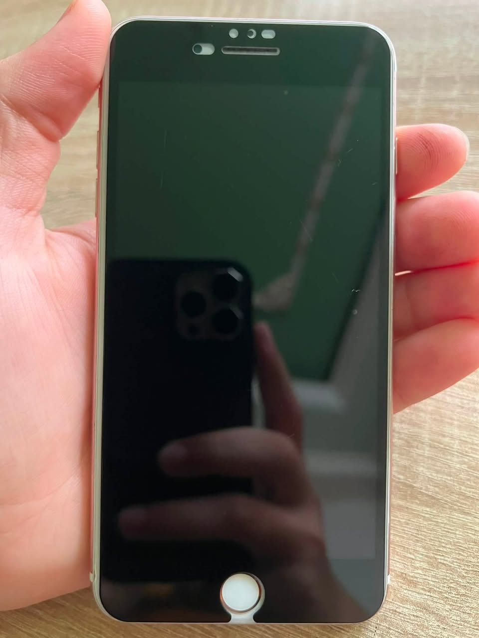 السلام عليكم 
ايفون 7 بلاص
ذاكره 128
بطاريه 100🔋
جهاز مبدل فقط بطاريه 
نضافه 90%
مكاني سامراء
سعر 95
هـ ***********
