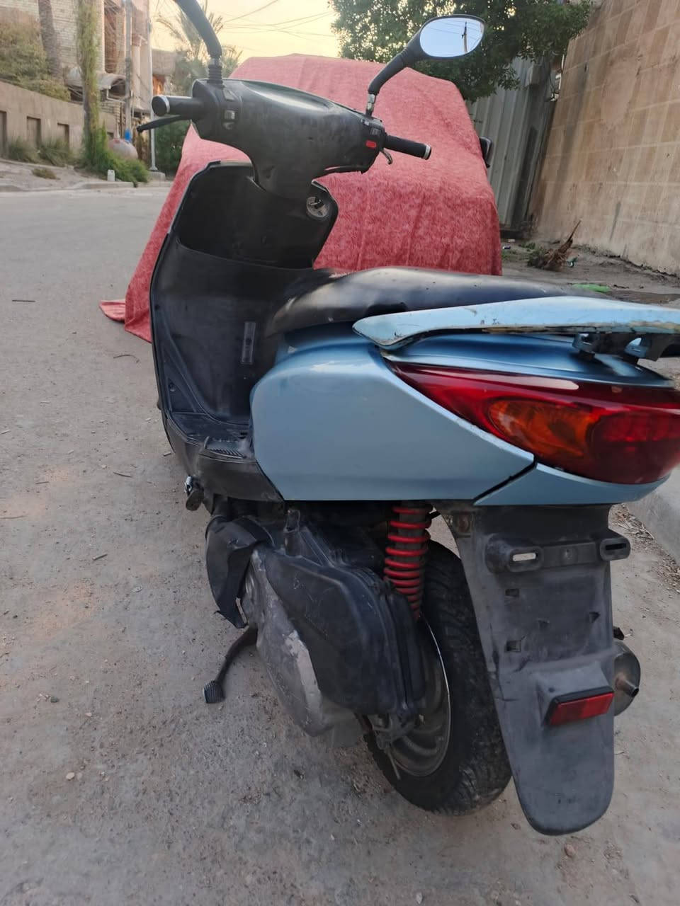 السلام عليكم دراجه بريز فحل 140 نوزل مكينه مجفته لانضوج ولادخانه دراجه جاهزه كبل تطلع بيهه للشارع وتترحملي عليهه
مكان بغداد حي جهاد السعر 600 وبيهه مجال حك جيه تواصل واتساب فقط ***********
