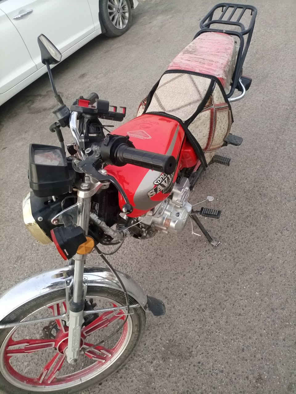 دراجه ناريه نوع سيفان محرك ١٥٠ موديل ٢٢ طالعه ٢٤ محرك مفتوح مره وحده عايزه فقط كهربائيات كله مبدل جديد تأيرات كلجات طرمبه تجفيت جديد كذلك و الدراجه مرقمه رقم انكليزي سعرها قفل مليون ونص يعجبك حياك الله تفضل هذا رقمي ***********
