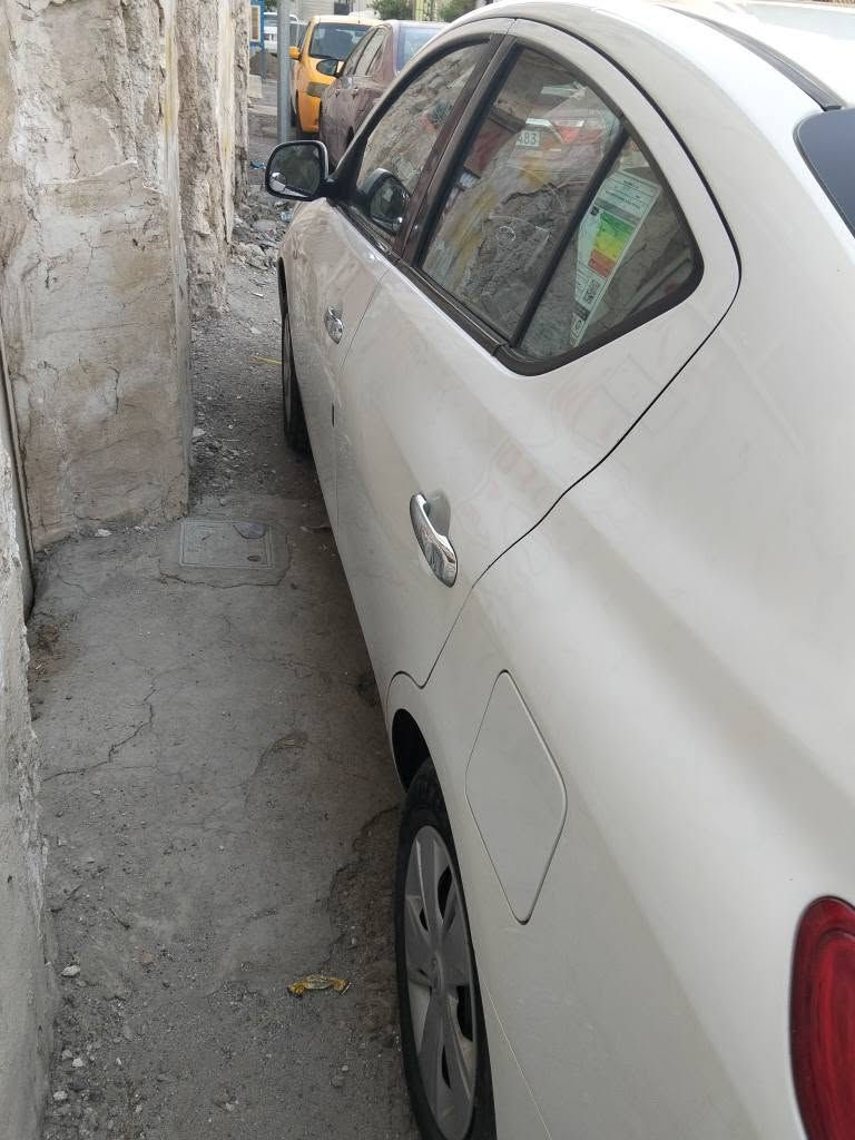 نيسان صني2020 خليجي (هندي)
سيارة ماشية 86 الف km
داخل اصفر
السيارة مكفولة ما بيها صبغ بس بيها بارد 
 ورقة الفحص موجود بلمنشور
كير والمحرك مامفتوح بدون أي عيب بشرط 
سنوية جديدة تخلص 2030
سيارة التخم الصدر جديد وباتري وتايرات جدد
كوبون البنزين موجود
تخم كبات+سويجين بلادي موجود
سيارة بأسمنا  تحويل  بل شرط والسعر 102$ورقة وبي مجال بسيط
 مكاني كركوك شراي خابر على هذا  الرقم
***********1 كركوك, العراق
