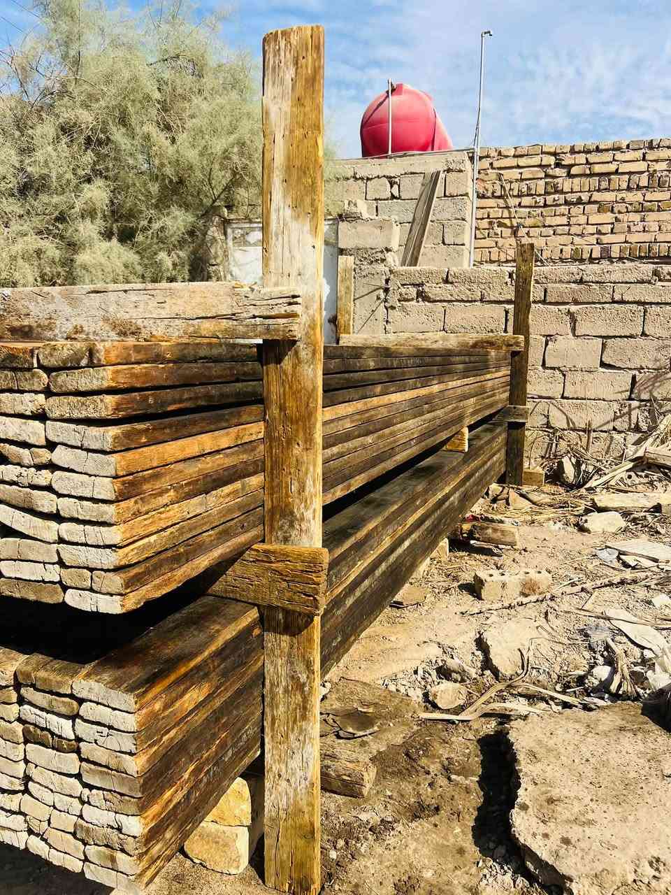 قالب لبيع يدك ١٠٠ متر انج تارس السعر مناسب ***********
