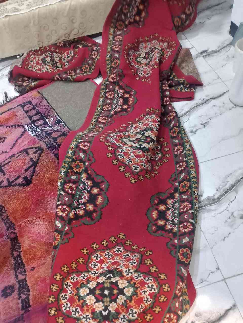 سجاد • بدون تفاصيل