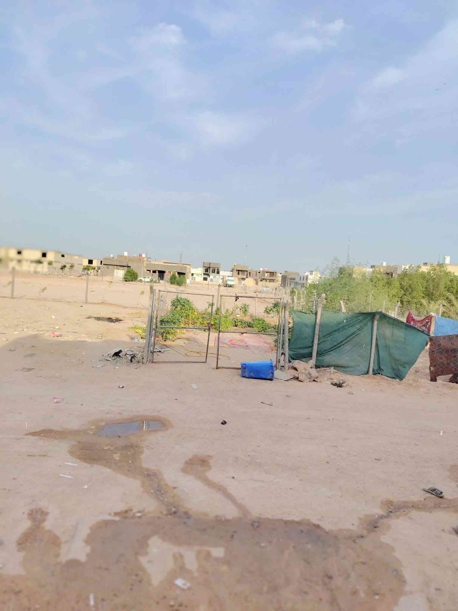 بل نجف  بيت البيع مساحه 110متر  البيت على  ساحه    مجمع بيتي ثاني مقابل مجمع سلطان سعر البيت 55ابيه مجال اتصال        على رقم  *********** *********** واتساب
