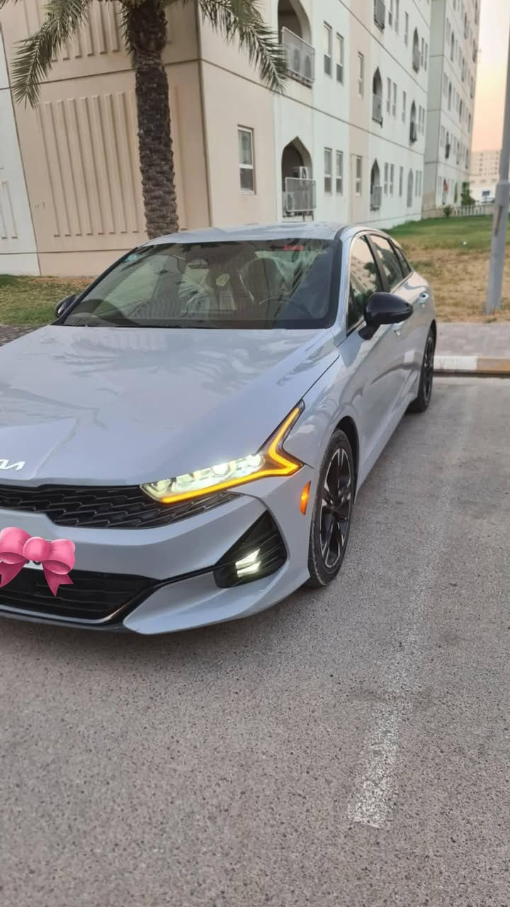KIA K5  موديل 2023
وارد أمريكي 🇺🇸
اللون: سمنتي ✨

📌 الحالة:

حادث قطعة وحدة فقط قبق جنطة تبديل مع تعديل مكان بك لايت ضرر سطحي صور الحادث مع المنشور 

الممشى: 25 ألف

📌 المواصفات (فل كامل عدا الفتحة ):

بصمة + تشغيل عن بعد 🔘

شحن لاسلكي 📱

أوتو هولد + هاند بريك إلكتروني

قيادة ذاتية على الخطوط السريعة 🚘

مثبت سرعة

رادارات (أمامي + جانبي + خطوط + نقطة عمياء)

أوتو بريك + مانع انزلاق + ABS

كاميرا دوارة  📷

شاشة كبيرة + نظام ملاحة + شاشة أعطال

بك لايت LED + مصابيح أمامية 3 عدسات (LED + زينون)

مصابيح خلفية وضباب LED

كشنات جلد اسود 🔥

مقعد سائق كهربائي

ستيرن حرف D + تحكم كامل

أنظمة قيادة (Eco / Sport / Smart / Normal)

بلوتوث + USB + AUX

Android Auto لاسلكي

📄 التفاصيل:

رقم معوقين واسط

وكالة عامة ومطلقة

🔁 بيع فقط بدون مراوس بسعر مناسب
 الاستفسار ***********

📍 - واسط كوت مركز محافظة 

السيارة نظيفة وضع الشركه والله يكتب الخير للجميع
