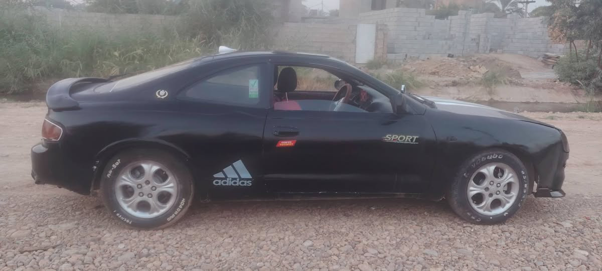 السلام عليكم من رخصه الادمن المحترم تيوتا سيلكيا موديل ١٩٩٥ رقم انبار ألماني راعيه موجود شرط التحويل سنويه صاقطه مكينه كير كامري ابو جف اوتوماتيك نضيفات سياره حلوه مكاني ديالى سعرهه (13) شراي يتصل (*********** )
