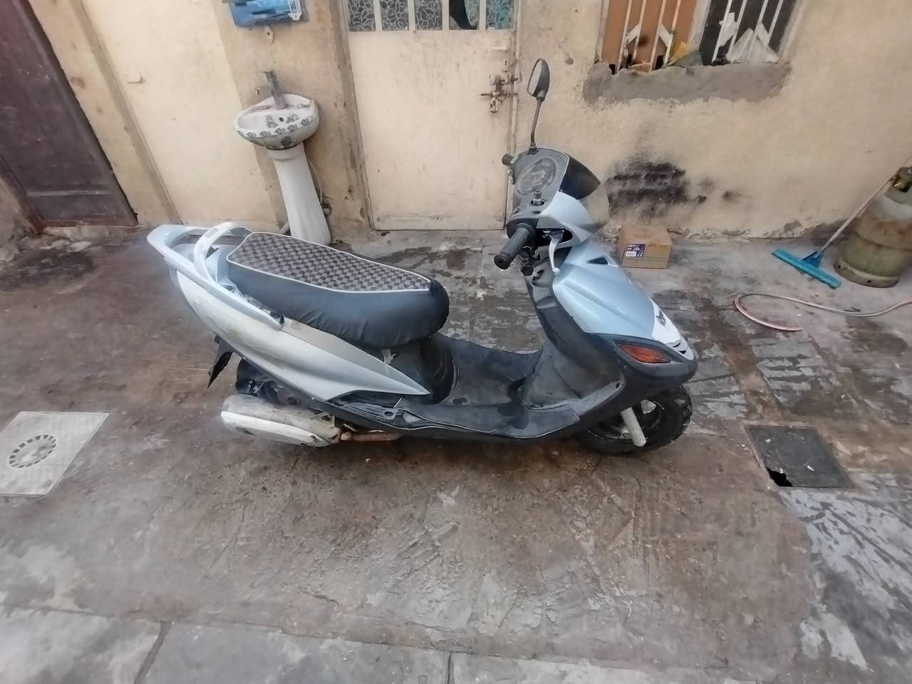 للبيع ماكس  سرعه 140شغاله كهبايات شغاله السعر 250 المكان بغداد حي لعامل اتصال ***********
