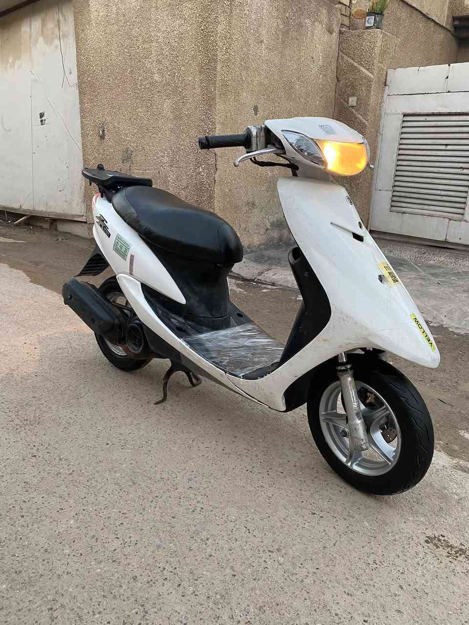 سلام عليكم للبيع دراجه سبايزر رياضي ويل كب رياضي دبل خلفي رياضي دراجه جديده حيل لون ابيض بلادي دراجه اخت رمبة  جديده برغي مامفتوح منهة جديده حيل وجاهزه اي نقص ما بيهة كلهة شغاله كهربائيات شغاله نكره سلف وهندر كيجات شغاله كفرات بلاديه دراجه جديده حيل محرك ناعم اخرس ما مفتوح شلعه ومعدل تخبل اوراق كامله دراجه بلاديه سعر (425)وبيهة مجال بسيط جدا(رجاءً لحد يكسر بحلال عالم) رقم الهاتف (***********) مكاني بغداد الغزالية
