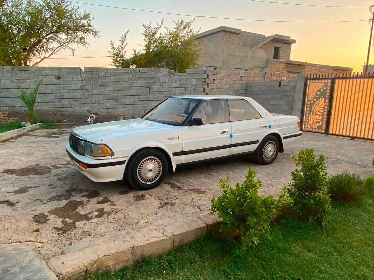 السلام عليكم للبيع هارتوب رقم انبار سنويه ال٢٩ تحويل مباشر محرك ٢٥٠٠ محرك وكير جدد كهربائيات كلها شغاله كشنات كهرباء امامي خلفي ثلاجه خلفيه تخم تاير تخم ويل كب صدرها جديد سياره بلاديه وجاهزه وجديده السعر ٣٨ مكاني الانبار الرمادي ***********
