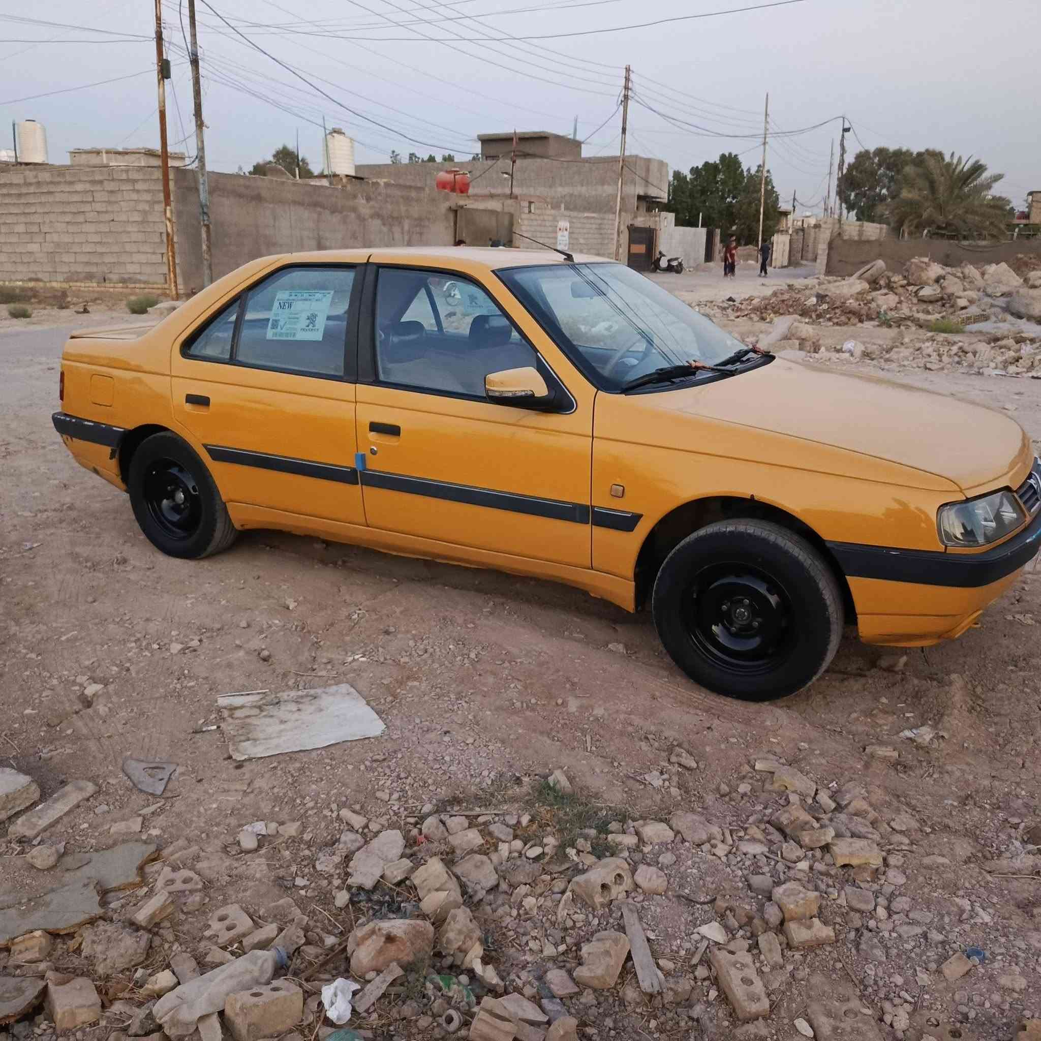 سلام عليكم بيجو لميس 2015 محرك كورولا كير اوتوماتيك مكان بغداد جسر ديالى العريفية بيهةضربة من الخلف سعرها 32 رقم الهاتف ***********
