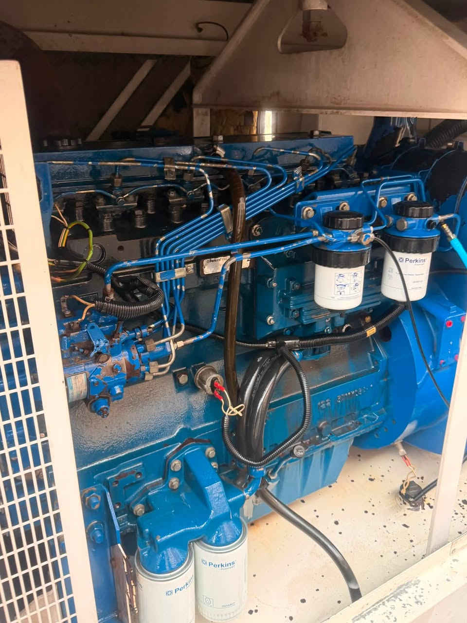 مولدة بيركنز ايفجي أولسن  110 KVA سته سلندر غير مفتوحه جديدة بالصندوق   ، كاتم 100‎%‎  
السعر  85 ورقة  
موبايل :  *********** - ***********
