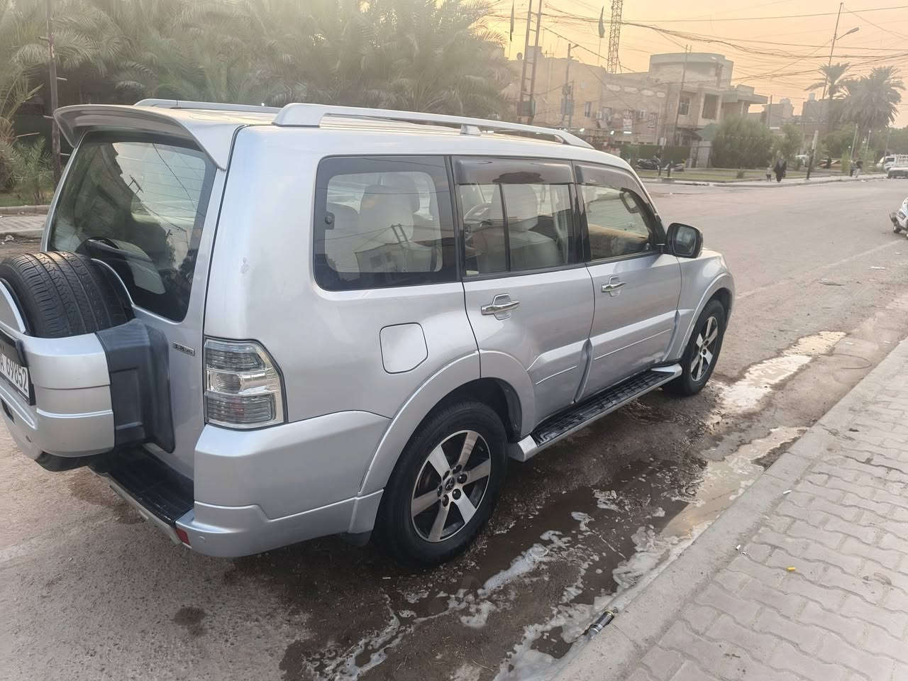 السلام وعليكم للبيع باجيرو 
موديل 2008
فول مواصفات واحد على واحد 
حبتور  دمام 12 سماعه سلايت شاشه كامره حساسات تحكم ستيرن 
مري شفط اشاير بالمري
محرك 3800
سياره بيه جاملغ ونص صبغ 
السعر 98
سياره جاهزه من جميع النواحي الشراي يتصل ***********
