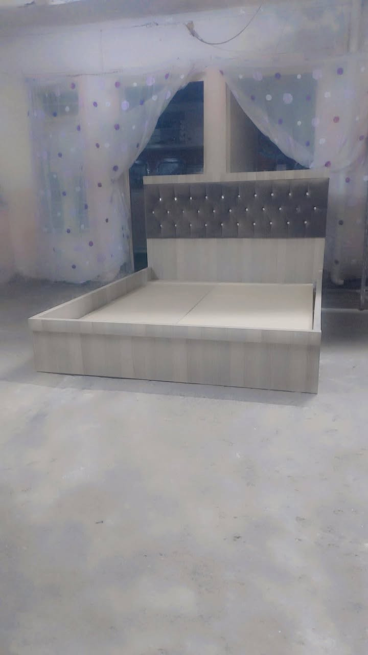 تخت وضع شركه شرط نضافته ٩٠ بلميه خشب ثكيل ٧٠ قفل واصل بيتك شراين خبرو عل رقم ***********  ***********
