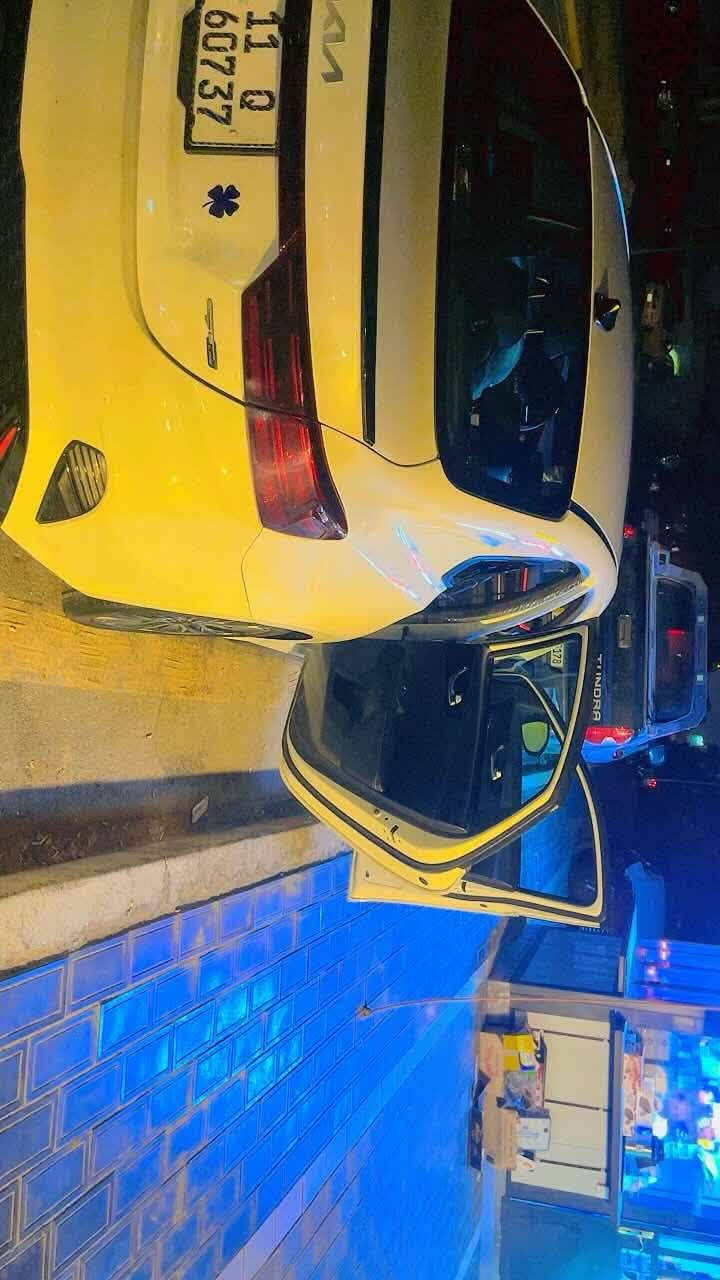 فورتي مديل ٢٤السياره فول  مواصفات فتحة بصمة حادثها بنيد سطحي   ماشية ٥٧ الف ولا للاستفسار الاتصال مكان السياره الغزالة أو اليرموك***********
