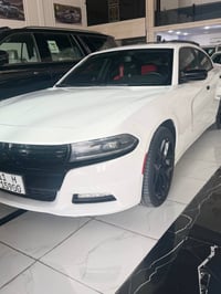تشارجر SXT • ٢٠١٨ • فتحة سقف