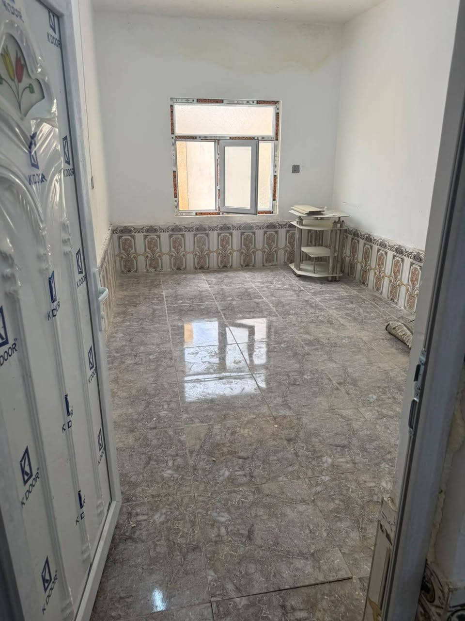 بيت ١٠٠م عكاده طابق واحد غرفه نوم استقبال صاله مطبخ طارمه صحيات  عل شارع ١٠م السعر ٦٥مليون وبي مجال. عنوانه فرع أبو الدهن طريق الحر ***********

